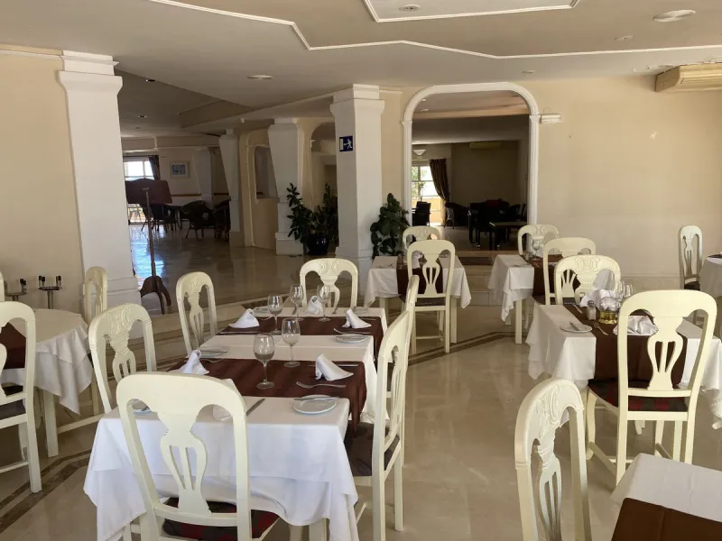 A UNIQUE OPPORTUNITY TO ACQUIRE LANDMARK COMMERCIAL PREMISES ON THE FAMOUS MIJAS GOLF.  RESTAURANT, SPA FACILITIES, AND CLUBHOUSE .