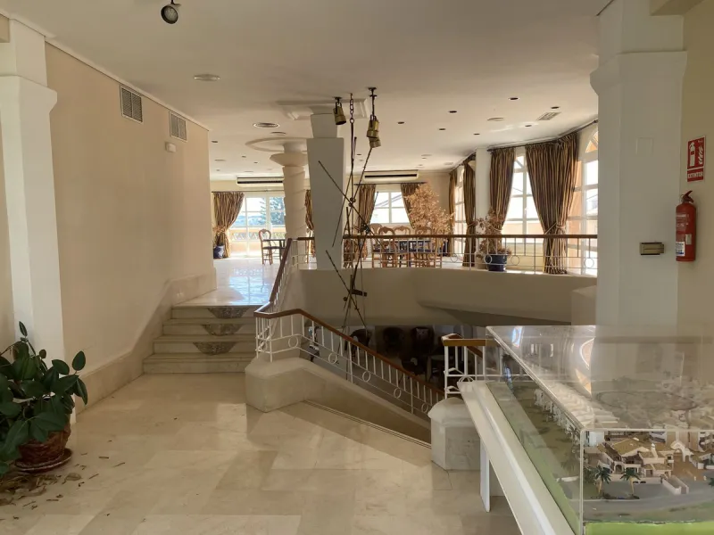 A UNIQUE OPPORTUNITY TO ACQUIRE LANDMARK COMMERCIAL PREMISES ON THE FAMOUS MIJAS GOLF.  RESTAURANT, SPA FACILITIES, AND CLUBHOUSE .