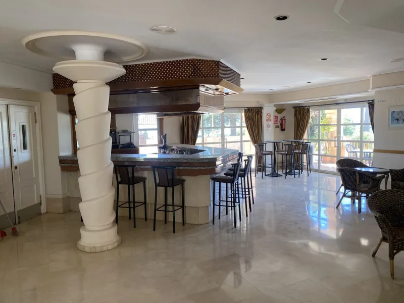 A UNIQUE OPPORTUNITY TO ACQUIRE LANDMARK COMMERCIAL PREMISES ON THE FAMOUS MIJAS GOLF.  RESTAURANT, SPA FACILITIES, AND CLUBHOUSE .