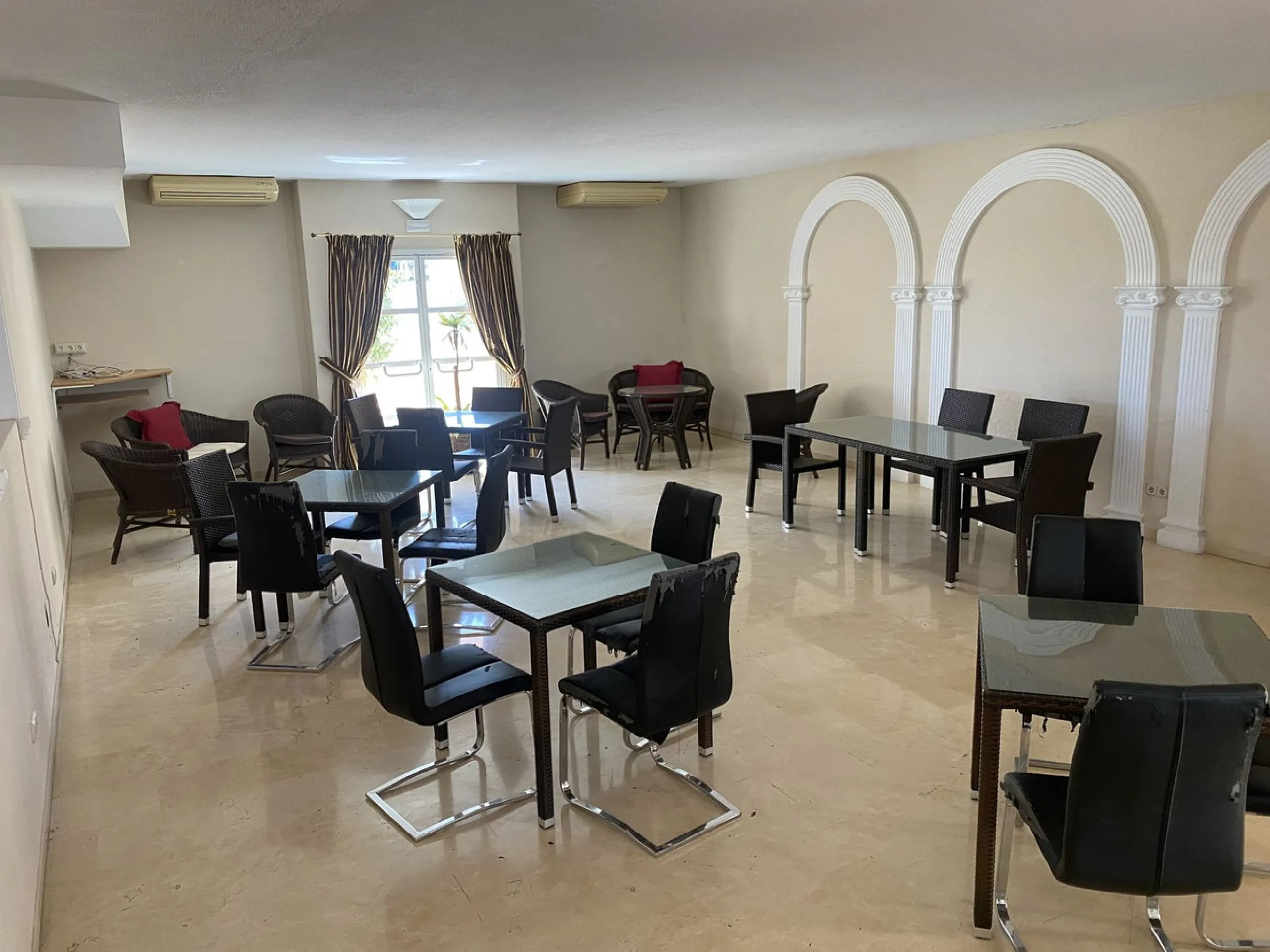 A UNIQUE OPPORTUNITY TO ACQUIRE LANDMARK COMMERCIAL PREMISES ON THE FAMOUS MIJAS GOLF.  RESTAURANT, SPA FACILITIES, AND CLUBHOUSE .