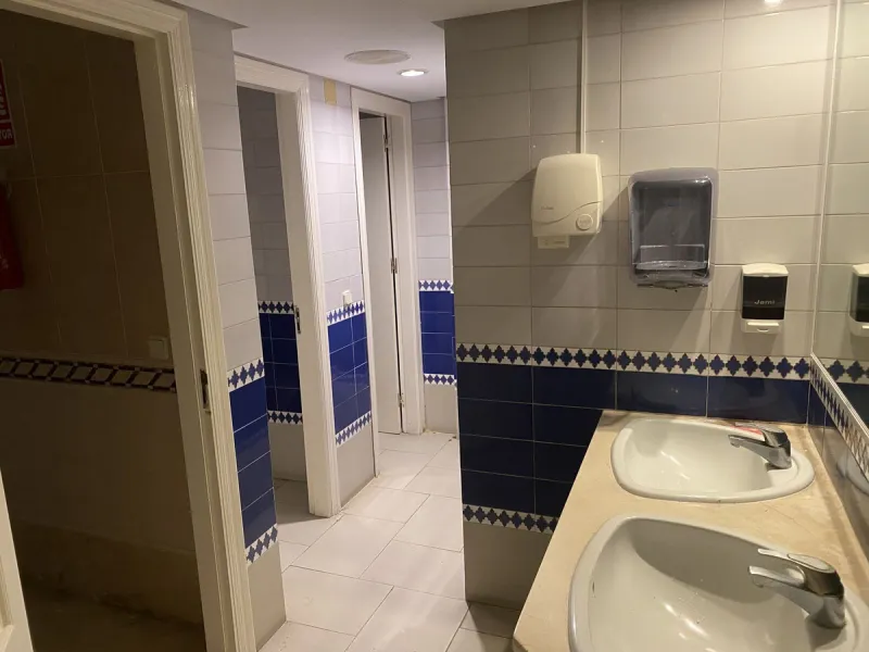 A UNIQUE OPPORTUNITY TO ACQUIRE LANDMARK COMMERCIAL PREMISES ON THE FAMOUS MIJAS GOLF.  RESTAURANT, SPA FACILITIES, AND CLUBHOUSE .