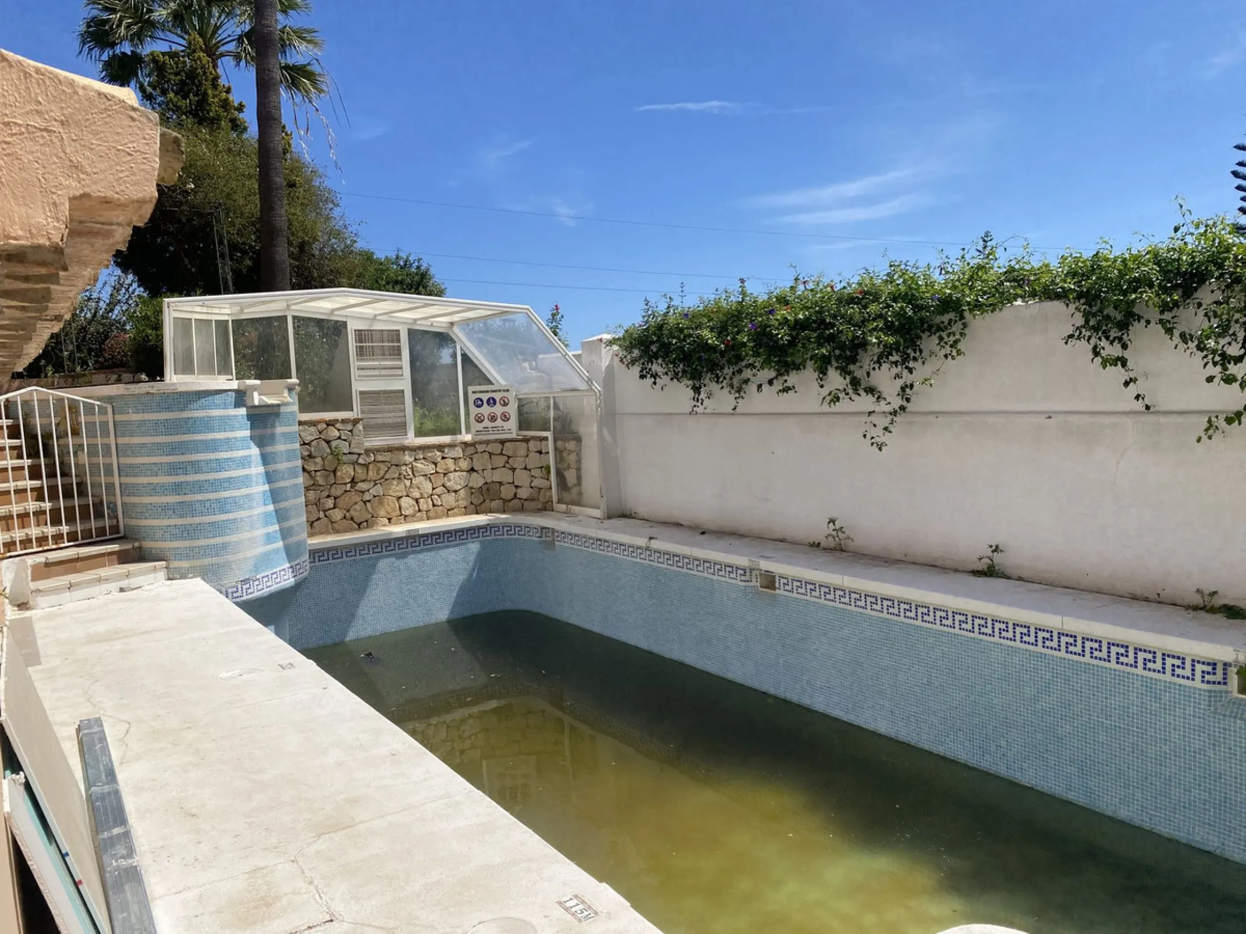 A UNIQUE OPPORTUNITY TO ACQUIRE LANDMARK COMMERCIAL PREMISES ON THE FAMOUS MIJAS GOLF.  RESTAURANT, SPA FACILITIES, AND CLUBHOUSE .