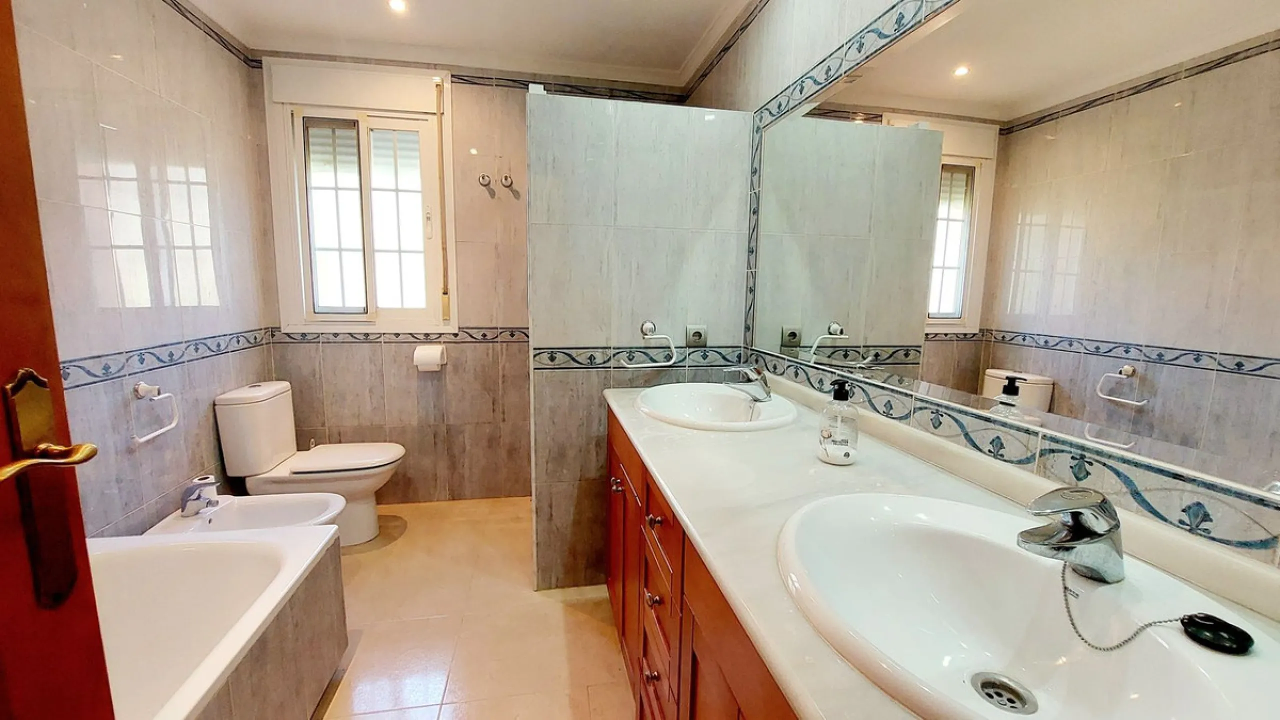 Country Estate with Two Independent Houses and Sea Views – Mijas, Costa del Sol