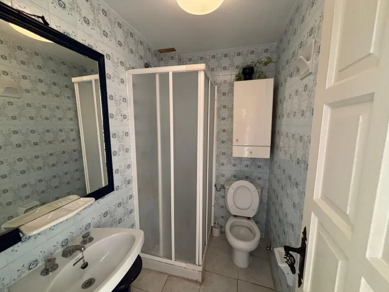 This is an excellent opportunity to purchase a spacious apartment with a total area of one hundred and forty-four square meters and ninety-three square decimeters, plus thirty-five square meters and three square decimeters of common elements. The property