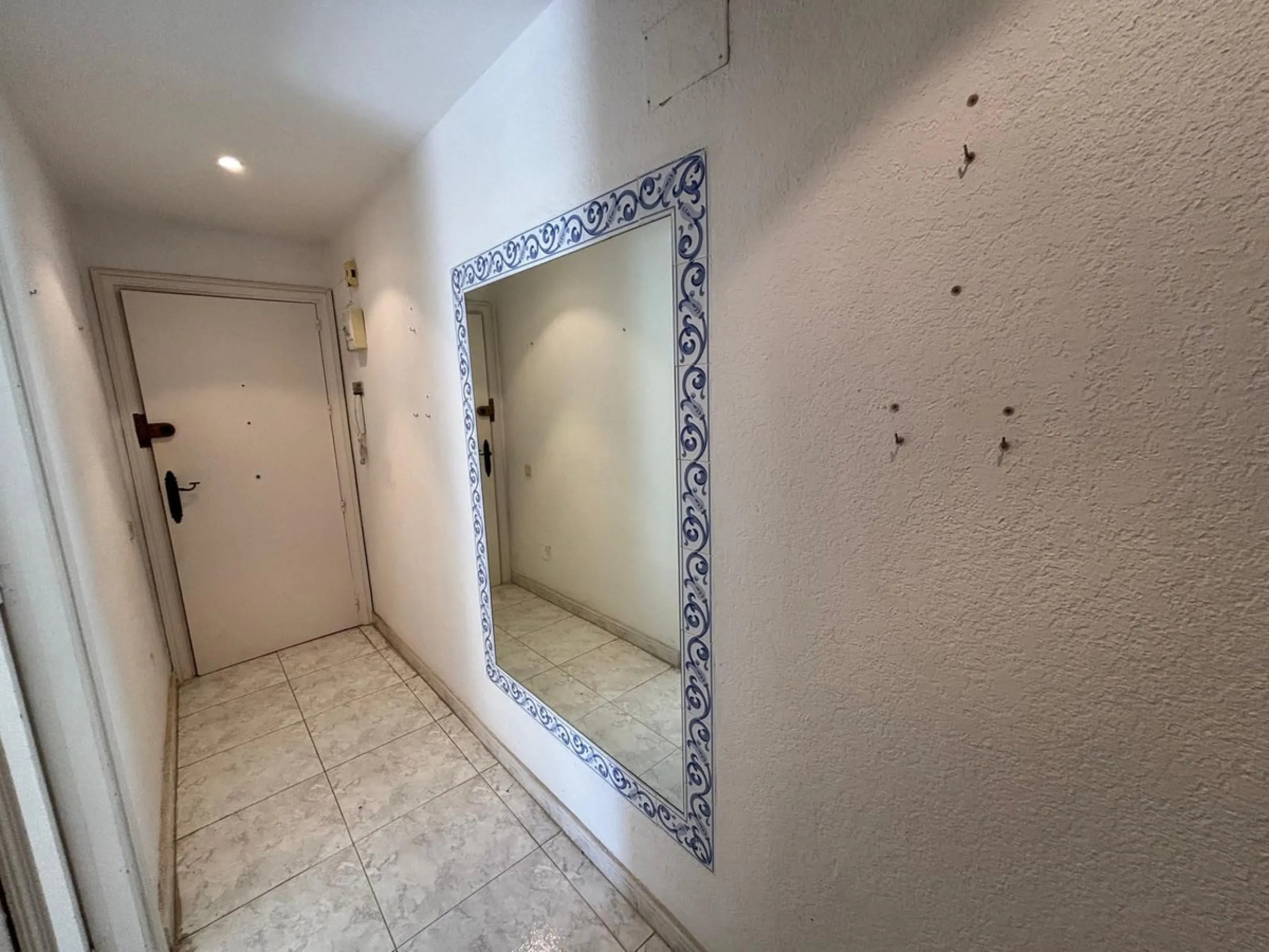 This is an excellent opportunity to purchase a spacious apartment with a total area of one hundred and forty-four square meters and ninety-three square decimeters, plus thirty-five square meters and three square decimeters of common elements. The property