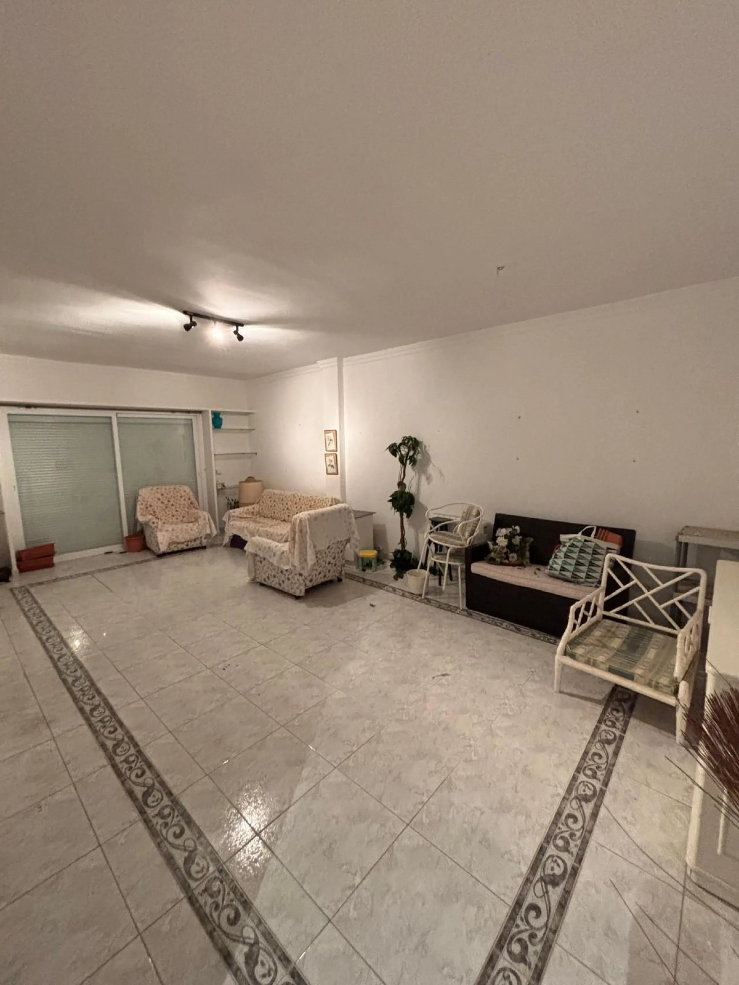 This is an excellent opportunity to purchase a spacious apartment with a total area of one hundred and forty-four square meters and ninety-three square decimeters, plus thirty-five square meters and three square decimeters of common elements. The property