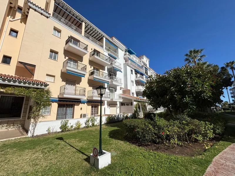 This is an excellent opportunity to purchase a spacious apartment with a total area of one hundred and forty-four square meters and ninety-three square decimeters, plus thirty-five square meters and three square decimeters of common elements. The property
