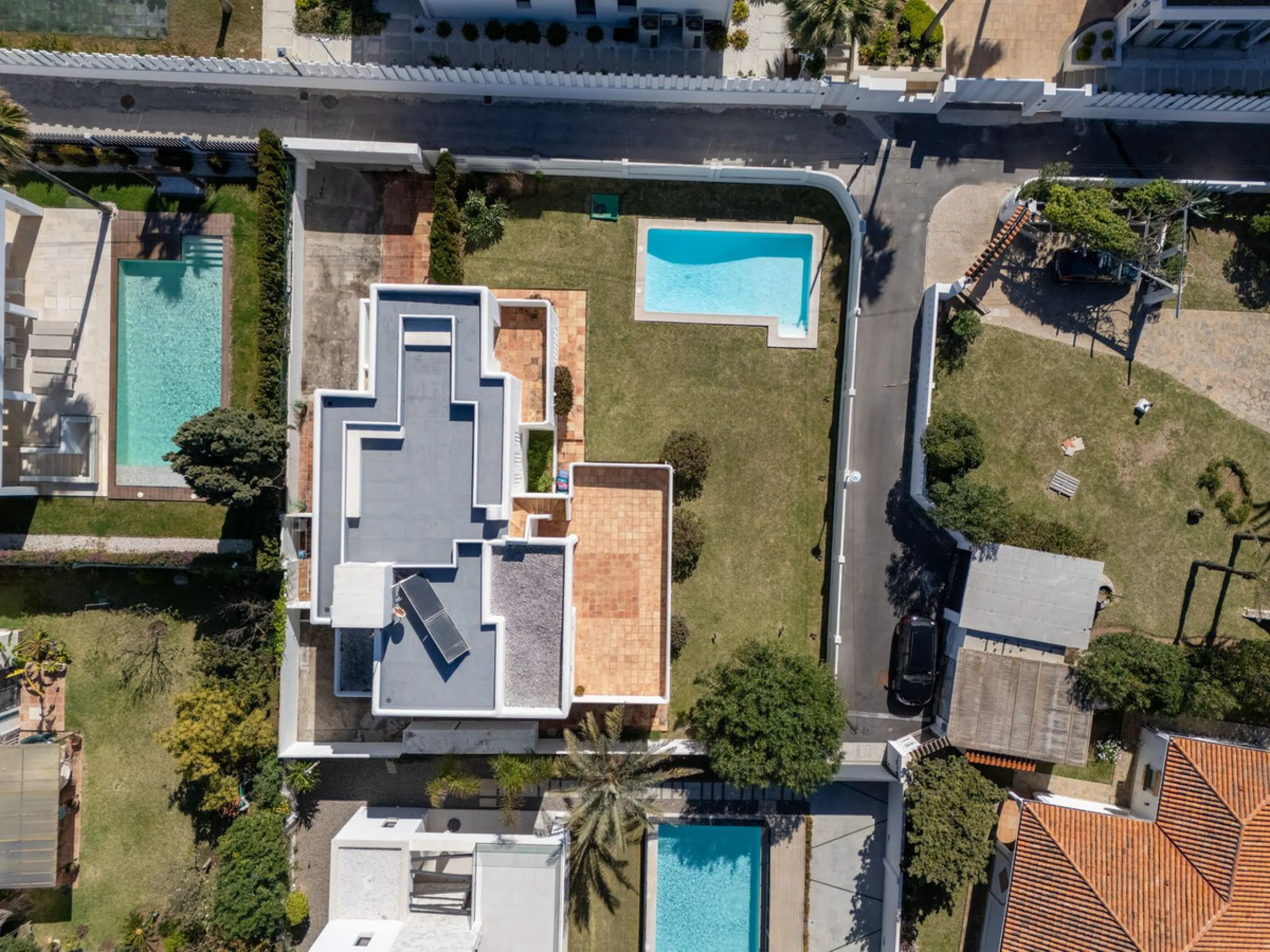 House - Detached Villa в продаже в Marbella, Málaga. В доме 5 спален и 5 ванных комнат. Площадь дома 296 м². Площадь участка 755 м²