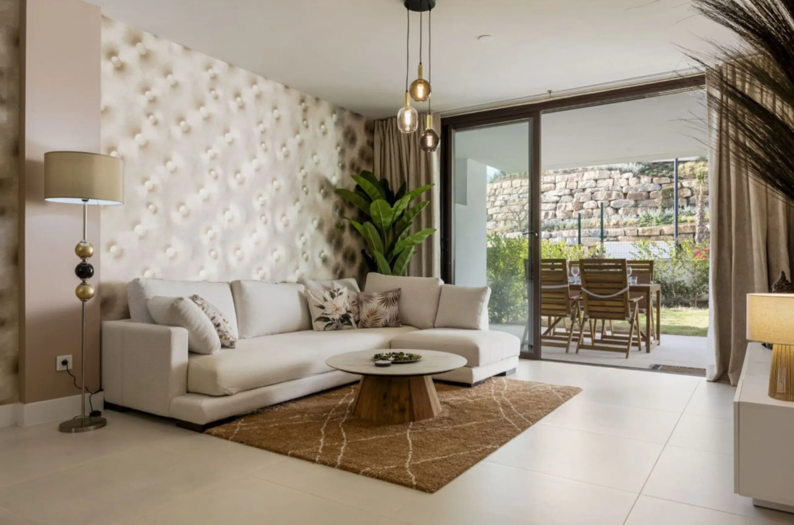 Nestled in the prestigious area of El Higueron, Fuengirola, this luxury apartment offers an exceptional living experience. Designed with comfort and style in mind, the property is situated in a gated community, ensuring privacy and security for its reside