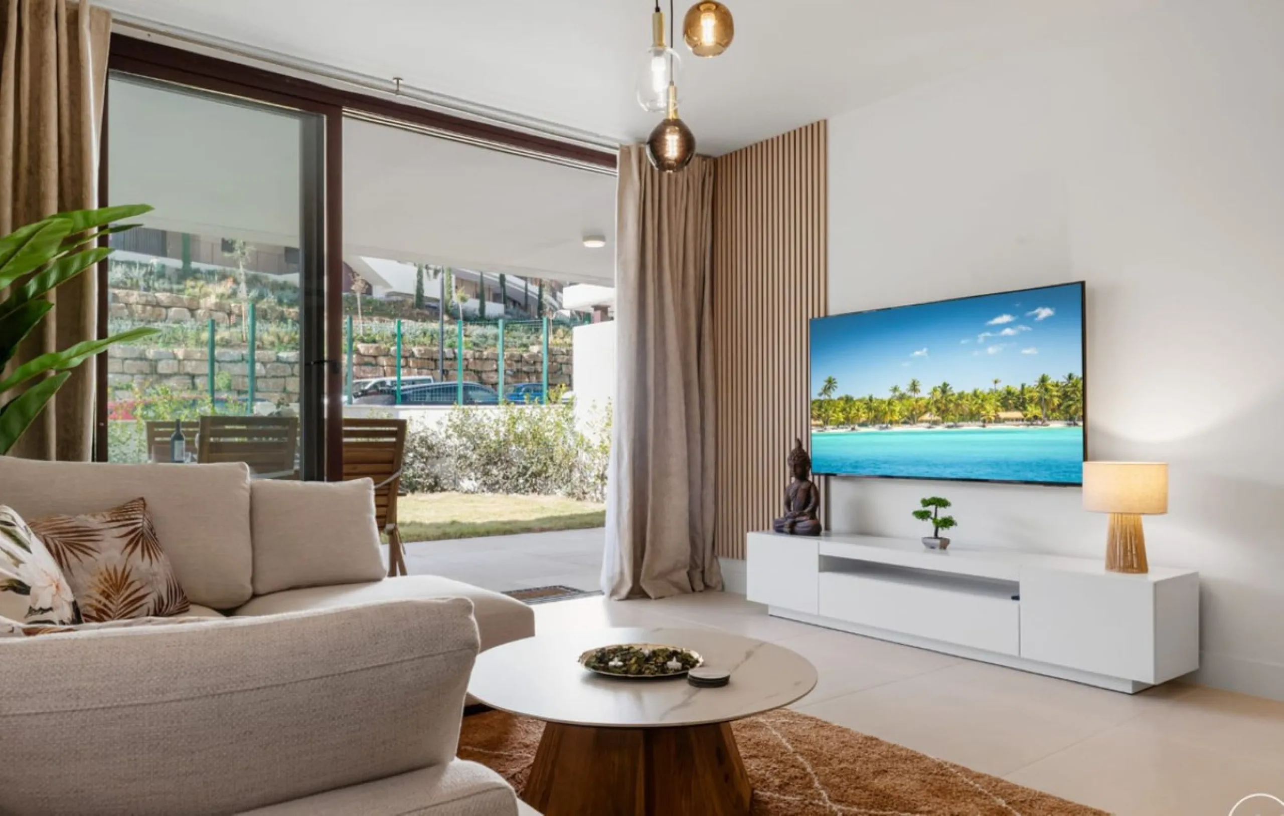 Nestled in the prestigious area of El Higueron, Fuengirola, this luxury apartment offers an exceptional living experience. Designed with comfort and style in mind, the property is situated in a gated community, ensuring privacy and security for its reside