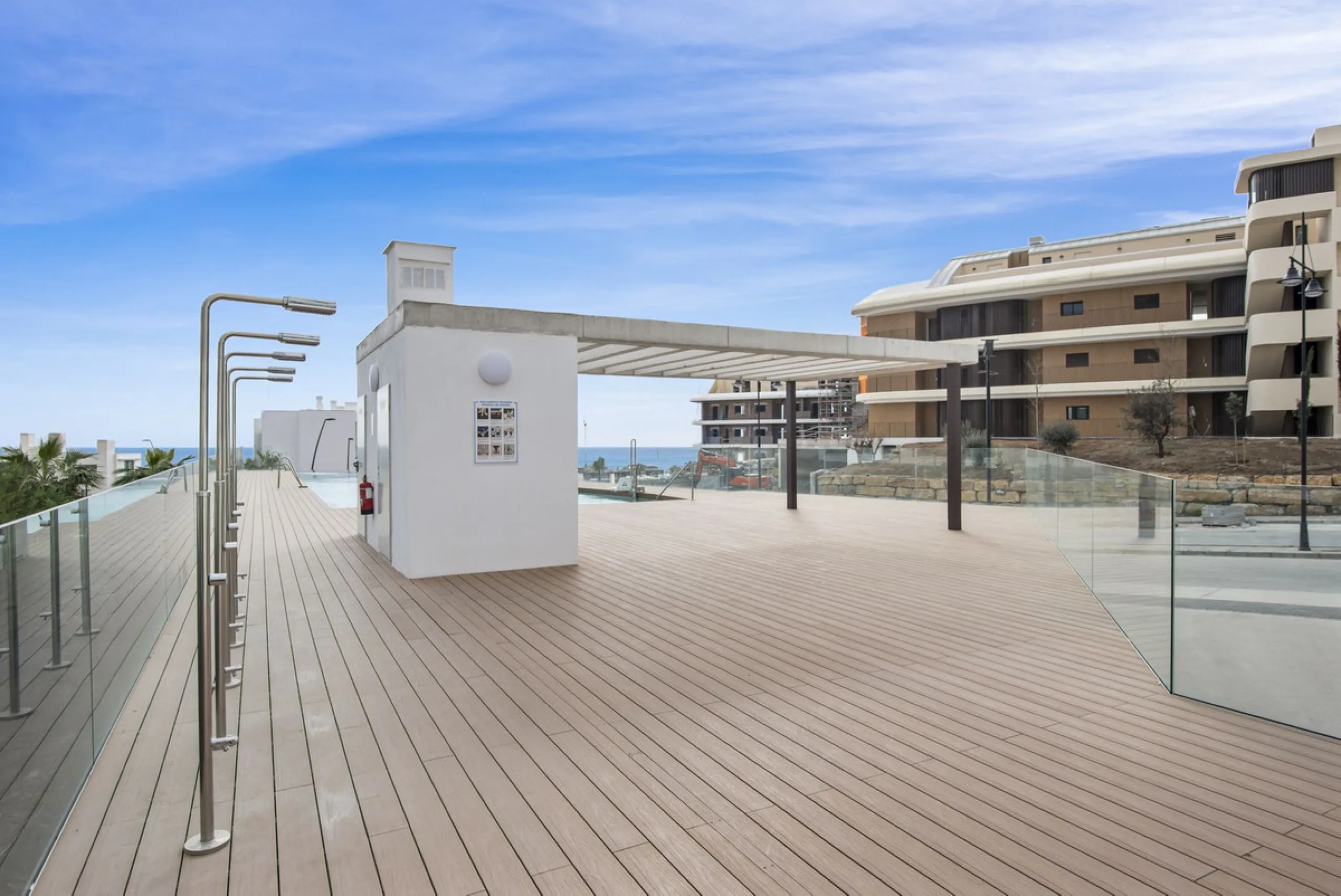 Nestled in the prestigious area of El Higueron, Fuengirola, this luxury apartment offers an exceptional living experience. Designed with comfort and style in mind, the property is situated in a gated community, ensuring privacy and security for its reside