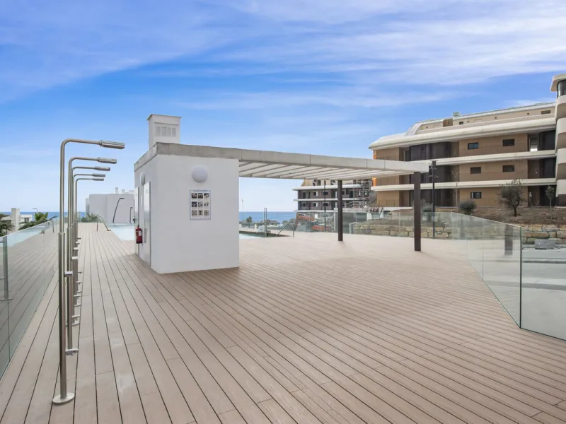 Nestled in the prestigious area of El Higueron, Fuengirola, this luxury apartment offers an exceptional living experience. Designed with comfort and style in mind, the property is situated in a gated community, ensuring privacy and security for its reside