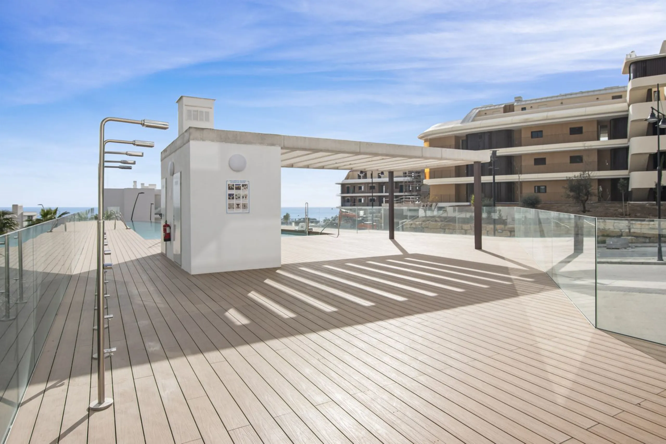 Nestled in the prestigious area of El Higueron, Fuengirola, this luxury apartment offers an exceptional living experience. Designed with comfort and style in mind, the property is situated in a gated community, ensuring privacy and security for its reside