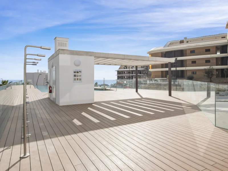 Nestled in the prestigious area of El Higueron, Fuengirola, this luxury apartment offers an exceptional living experience. Designed with comfort and style in mind, the property is situated in a gated community, ensuring privacy and security for its reside