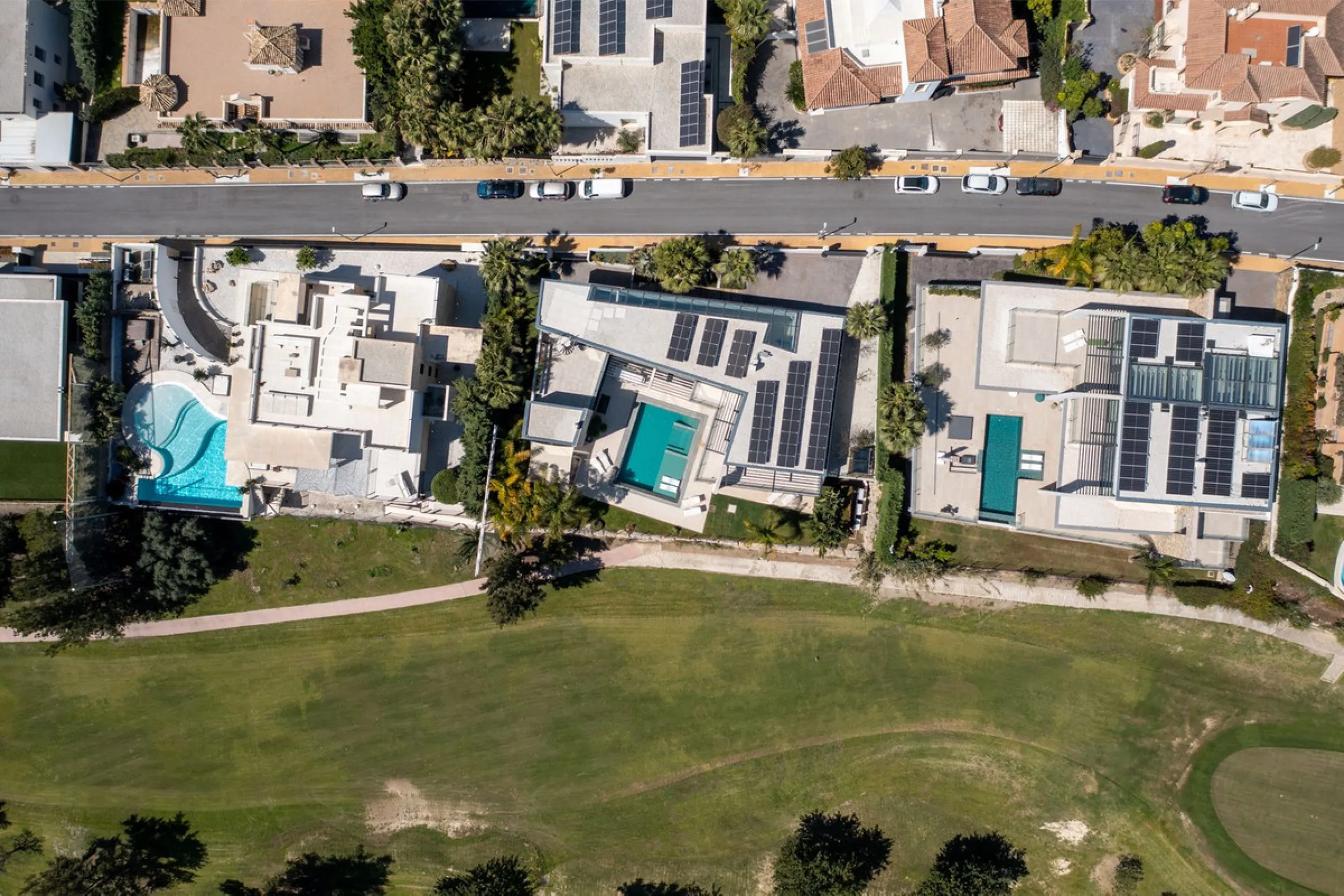Newly built contemporary villa situated in the prestigious urbanization of La Alquería, Benahavís. Positioned frontline golf and facing east to south, the property offers panoramic views of the Mediterranean Sea, the coastline, and the iconic La Concha mo