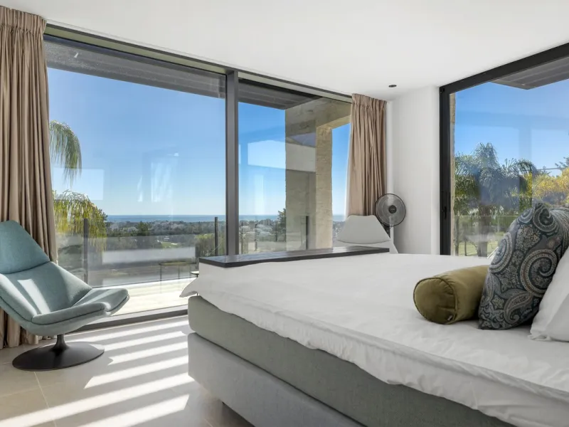 Newly built contemporary villa situated in the prestigious urbanization of La Alquería, Benahavís. Positioned frontline golf and facing east to south, the property offers panoramic views of the Mediterranean Sea, the coastline, and the iconic La Concha mo