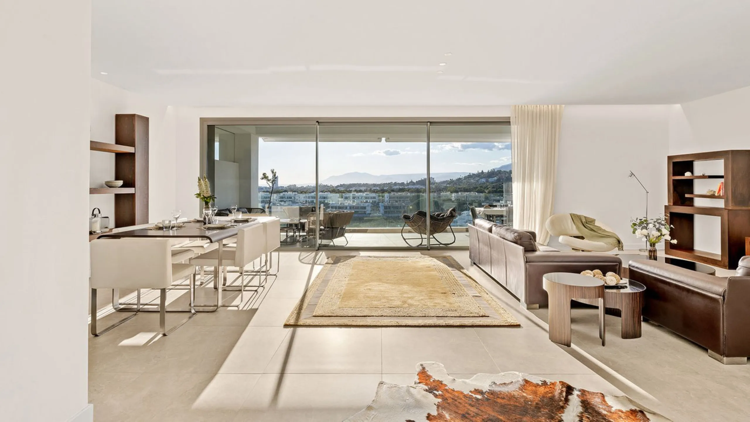 STUNNING 4-BEDROOM APARTMENT WITH PANORAMIC VIEWS | SANTA CLARA, MARBELLA | 1.895.000€