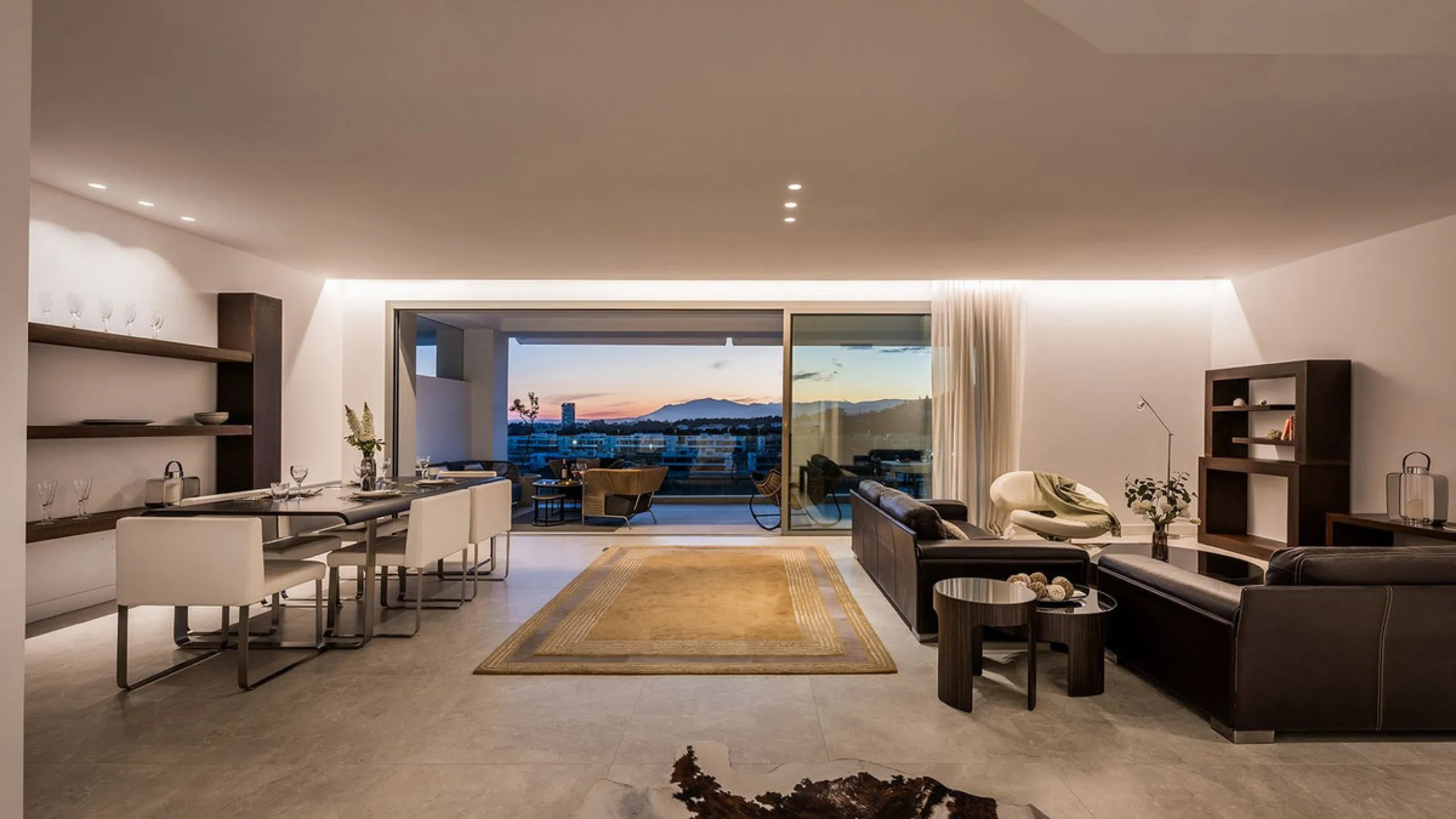 STUNNING 4-BEDROOM APARTMENT WITH PANORAMIC VIEWS | SANTA CLARA, MARBELLA | 1.895.000€