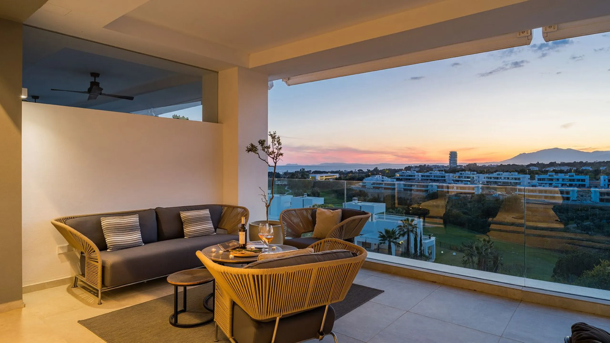 STUNNING 4-BEDROOM APARTMENT WITH PANORAMIC VIEWS | SANTA CLARA, MARBELLA | 1.895.000€