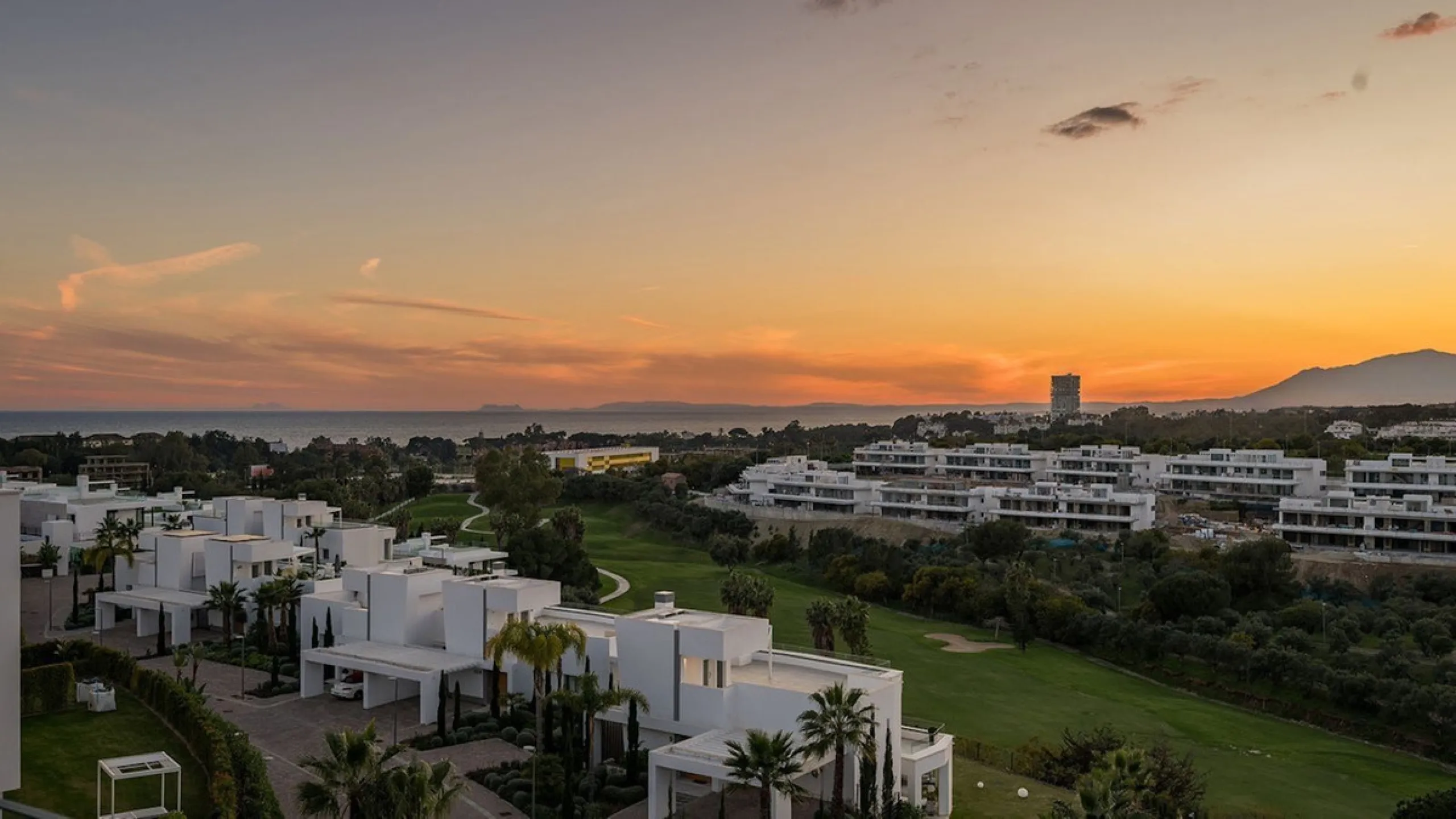 STUNNING 4-BEDROOM APARTMENT WITH PANORAMIC VIEWS | SANTA CLARA, MARBELLA | 1.895.000€