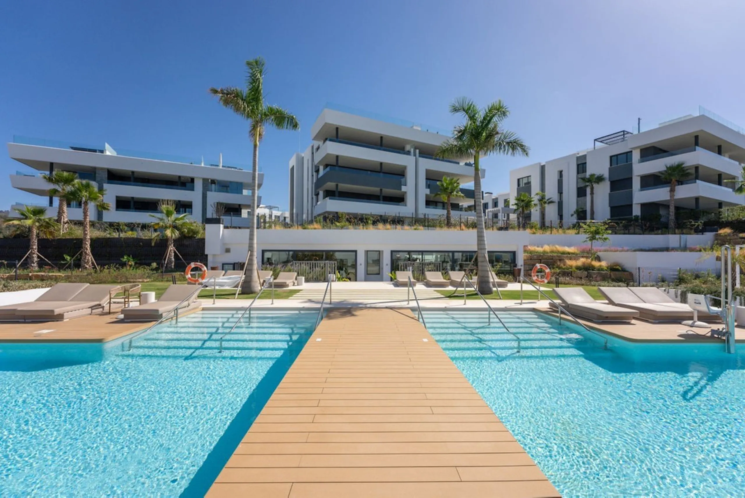 STUNNING 4-BEDROOM APARTMENT WITH PANORAMIC VIEWS | SANTA CLARA, MARBELLA | 1.895.000€