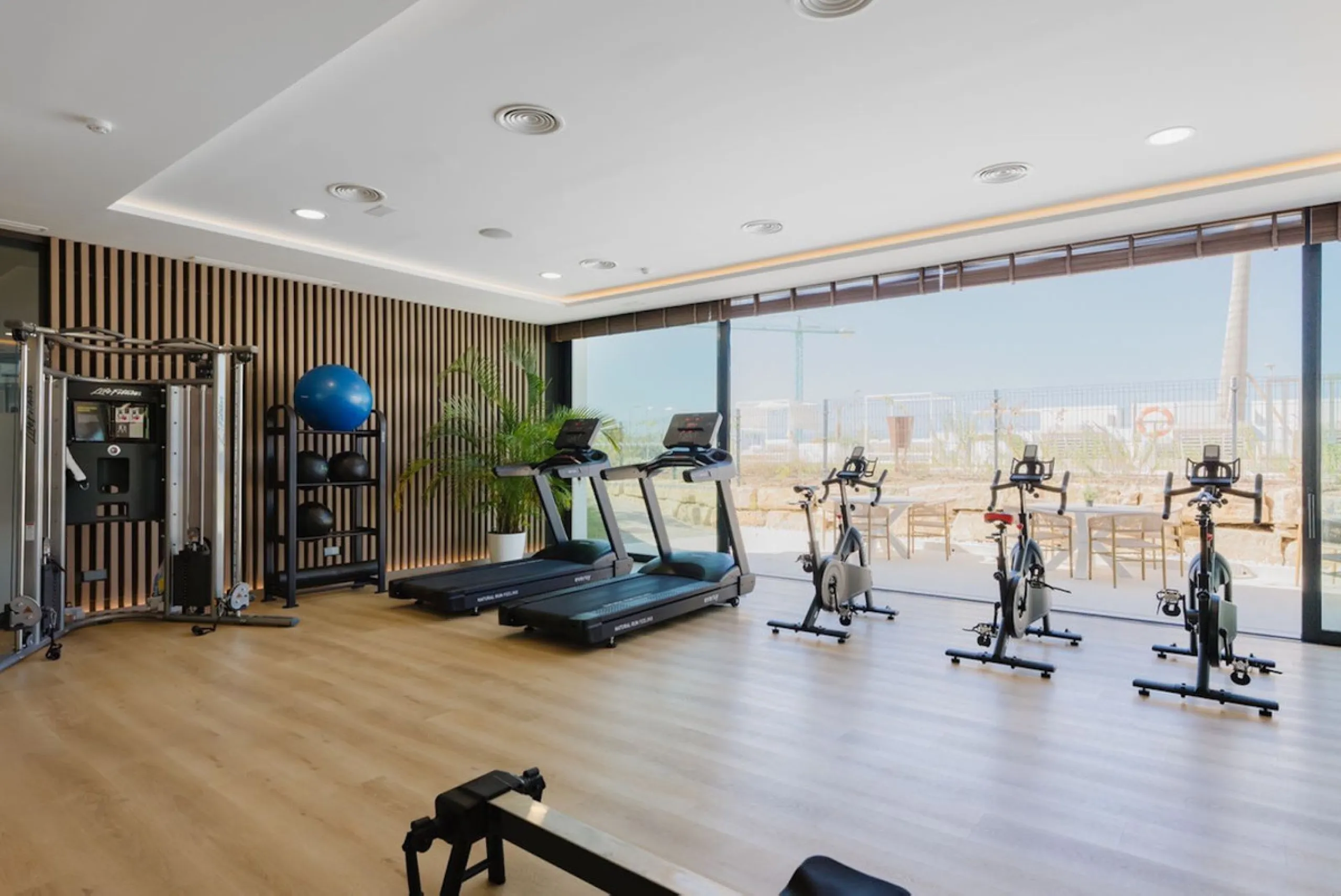 STUNNING 4-BEDROOM APARTMENT WITH PANORAMIC VIEWS | SANTA CLARA, MARBELLA | 1.895.000€