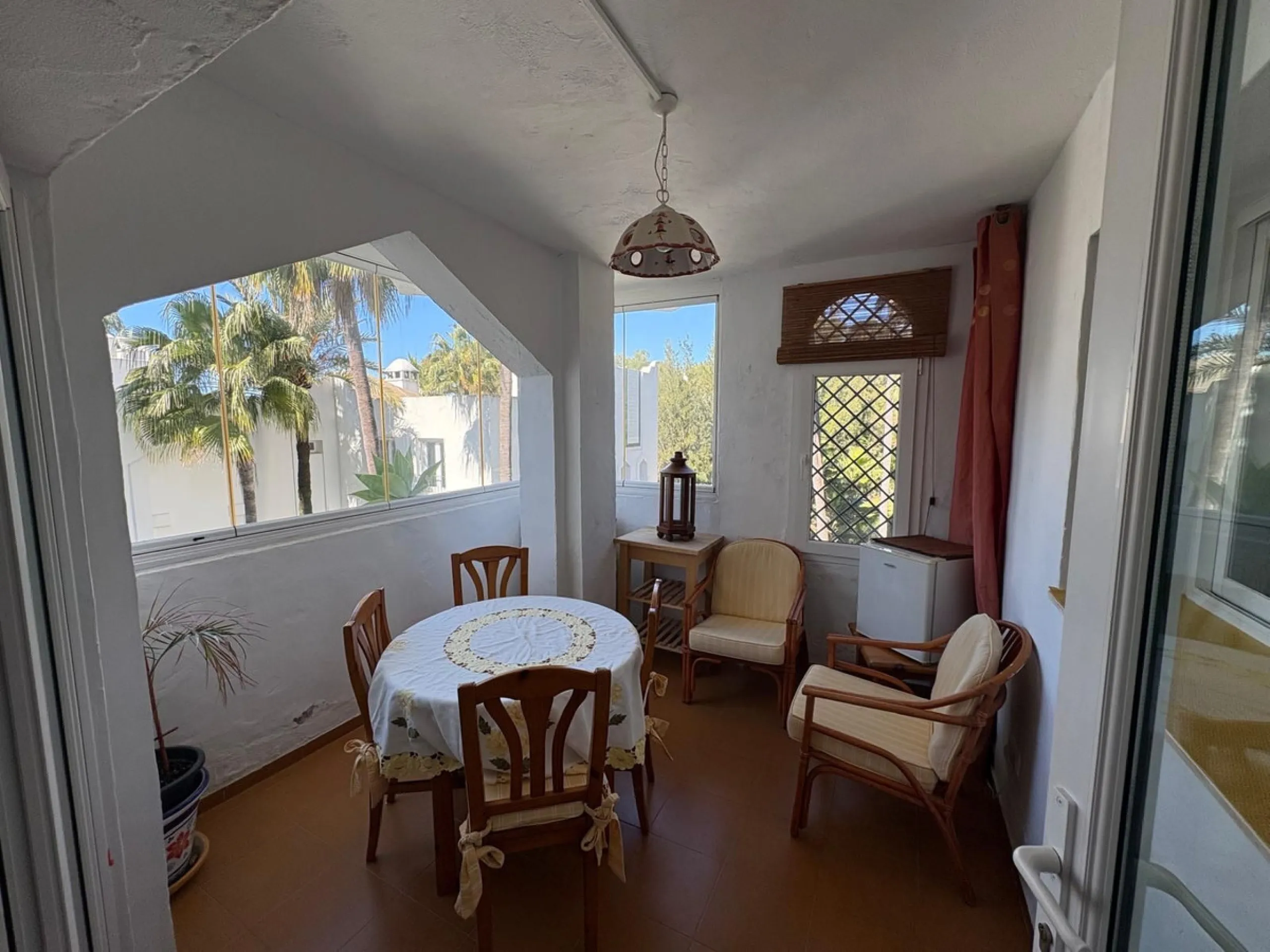 Beautiful south-facing 2-bedroom, 1-bathroom apartment located in La Reserva de Marbella.