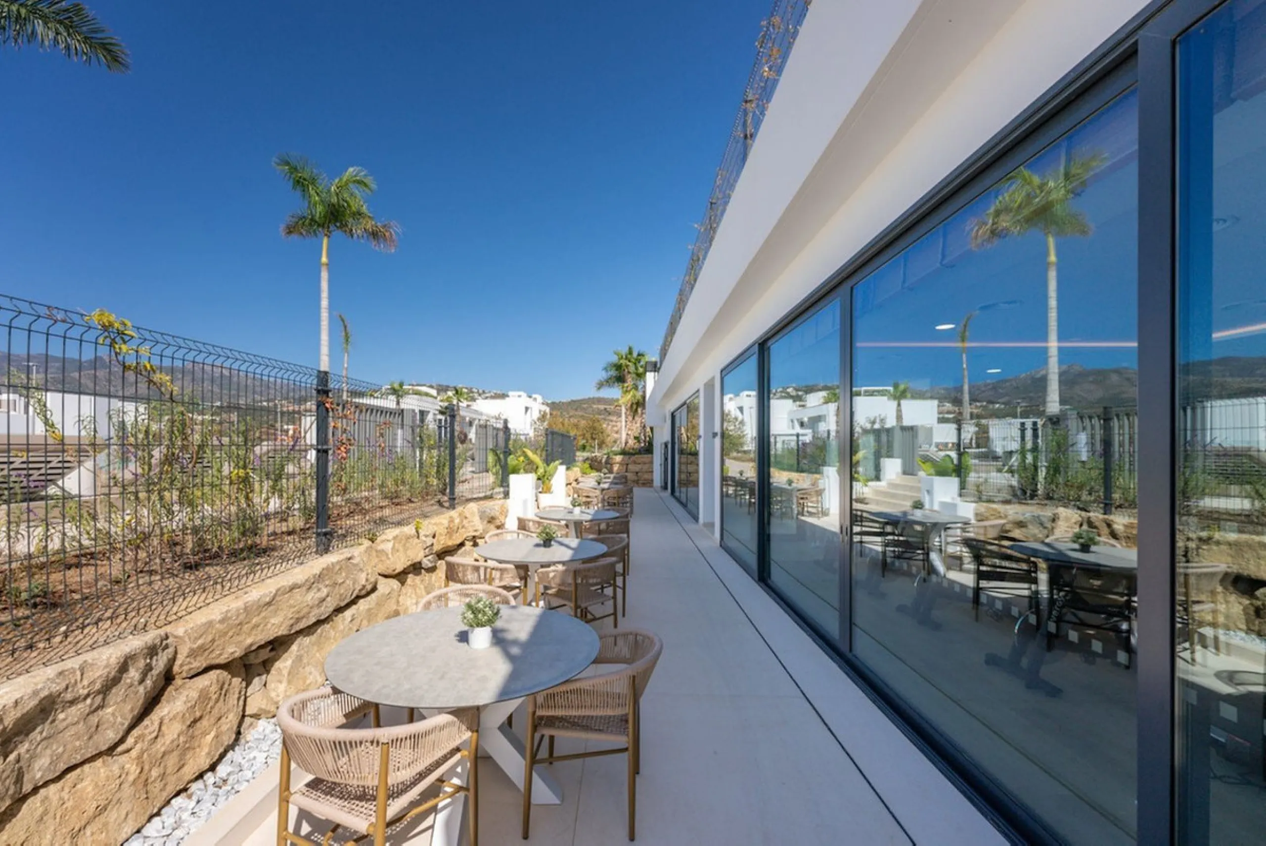 STUNNING 4-BEDROOM APARTMENT WITH PANORAMIC VIEWS | SANTA CLARA, MARBELLA | 1.895.000€