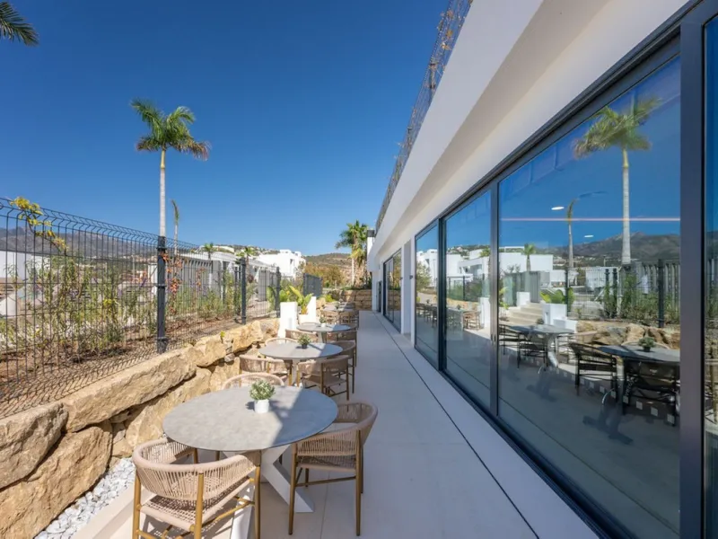 STUNNING 4-BEDROOM APARTMENT WITH PANORAMIC VIEWS | SANTA CLARA, MARBELLA | 1.895.000€