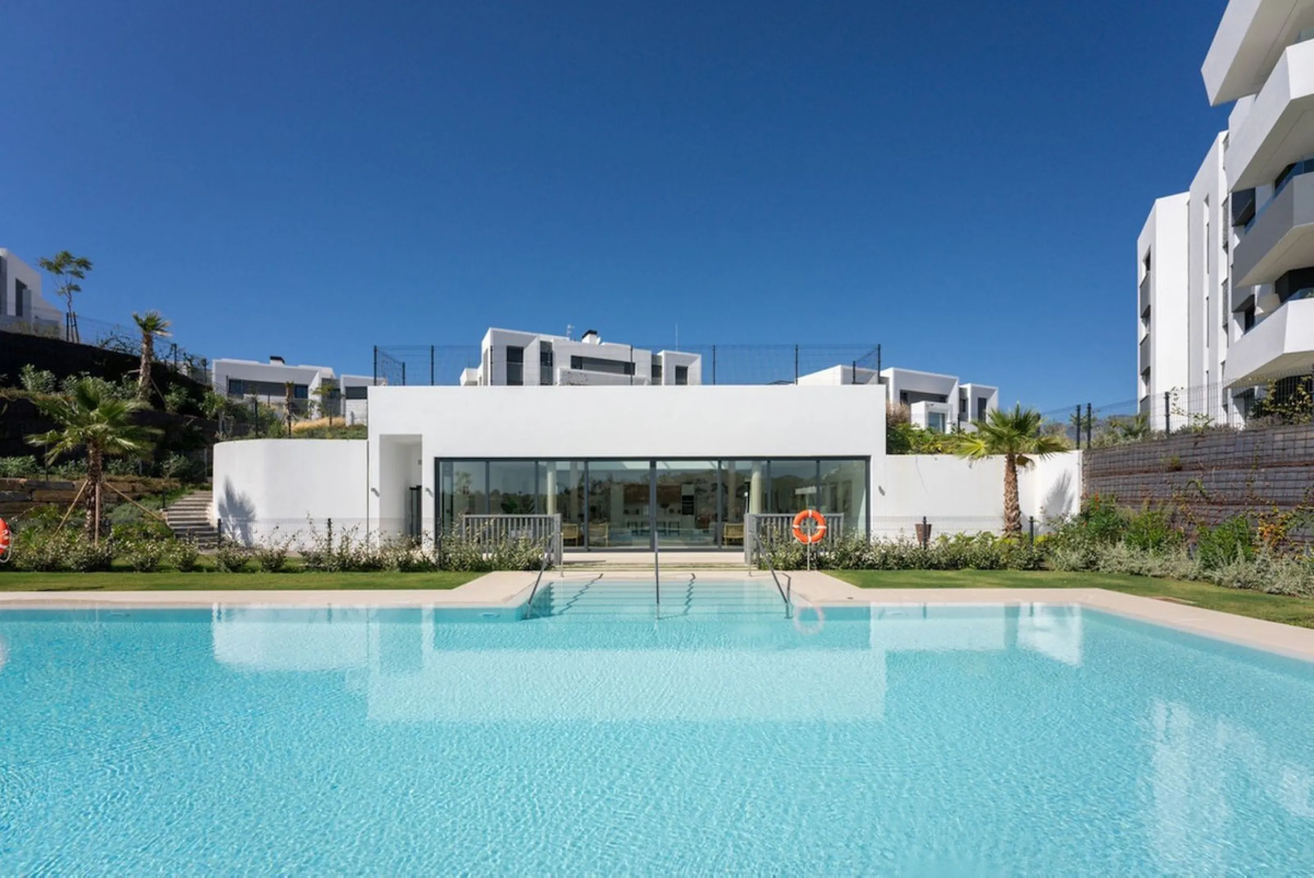 STUNNING 4-BEDROOM APARTMENT WITH PANORAMIC VIEWS | SANTA CLARA, MARBELLA | 1.895.000€