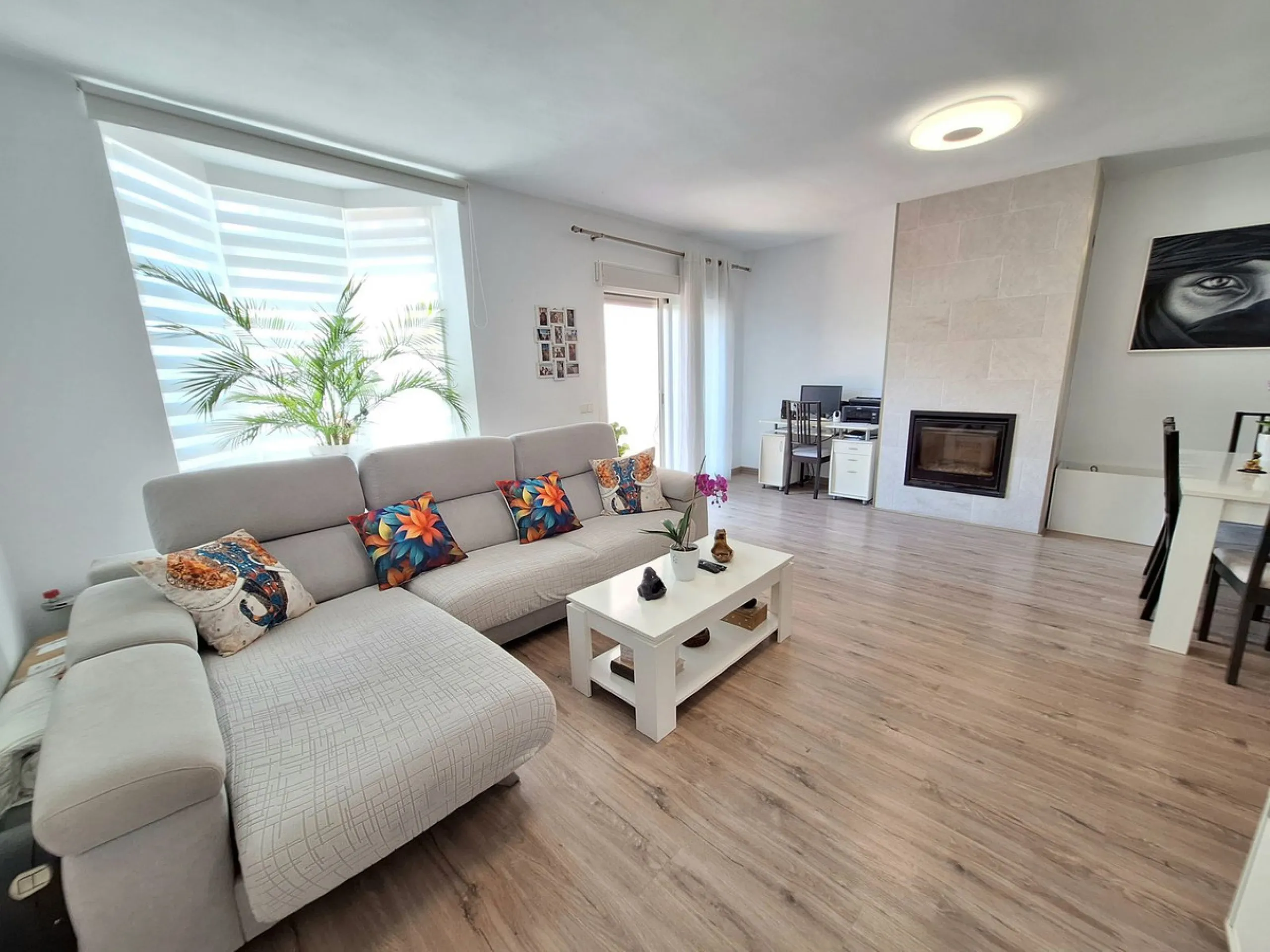 House - Townhouse в продаже в Estepona, Málaga. В доме 3 спален и 2 ванных комнат. Площадь дома 155 м²
