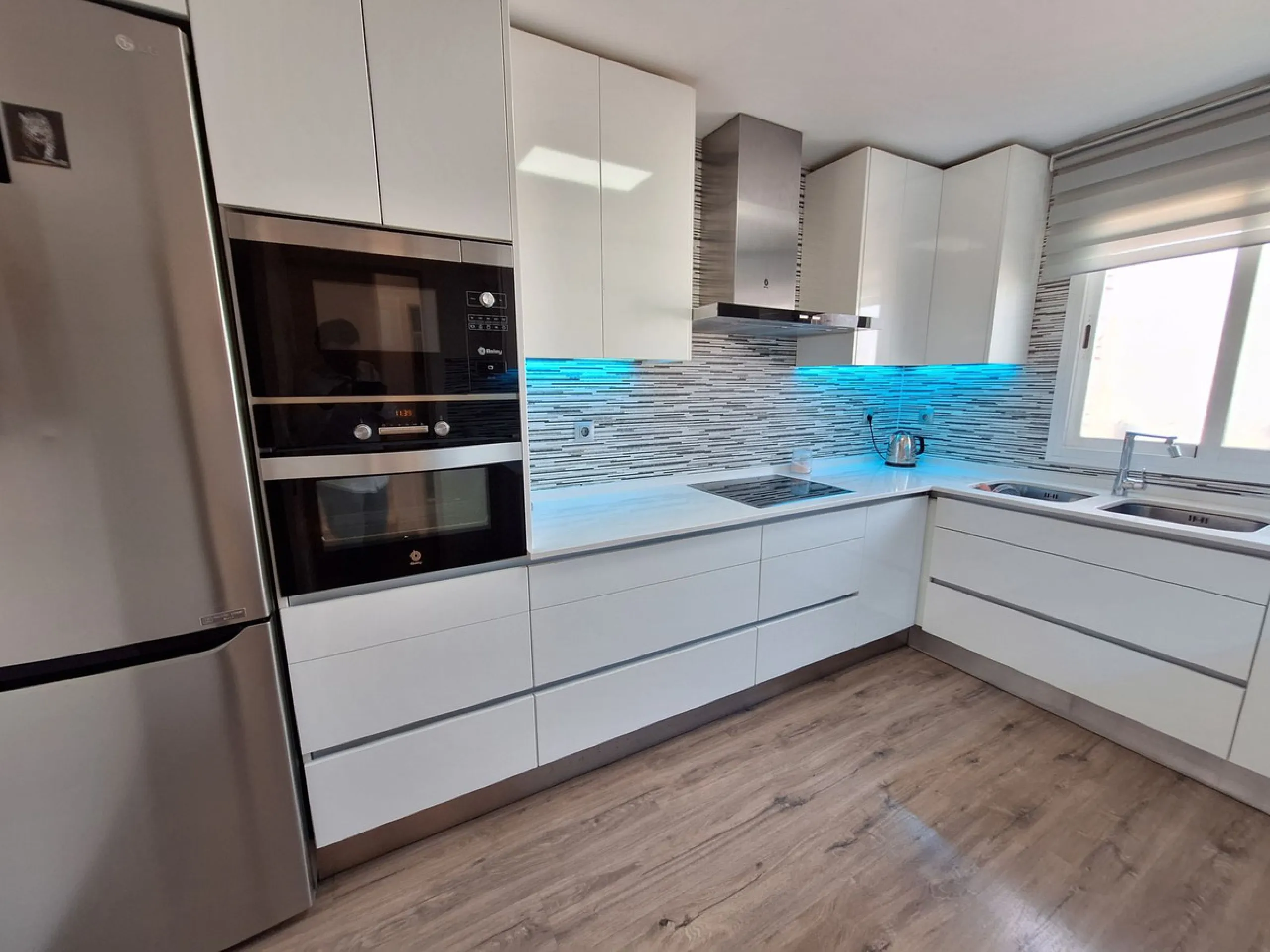 House - Townhouse в продаже в Estepona, Málaga. В доме 3 спален и 2 ванных комнат. Площадь дома 155 м²