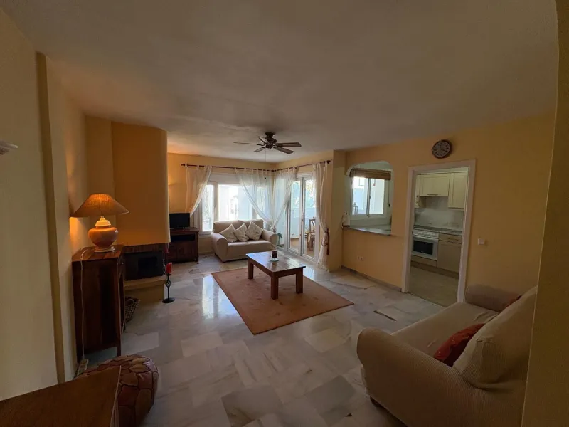 Beautiful south-facing 2-bedroom, 1-bathroom apartment located in La Reserva de Marbella.