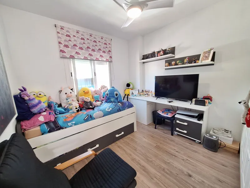 House - Townhouse в продаже в Estepona, Málaga. В доме 3 спален и 2 ванных комнат. Площадь дома 155 м²