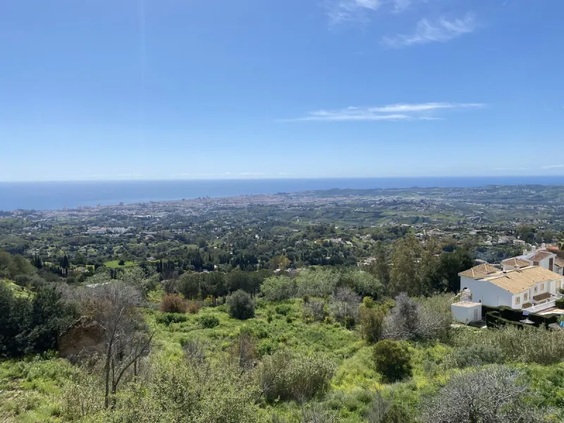 Three prime development plots totalling 6,100 sqm, offering breathtaking views near Mijas Pueblo, are available for sale.