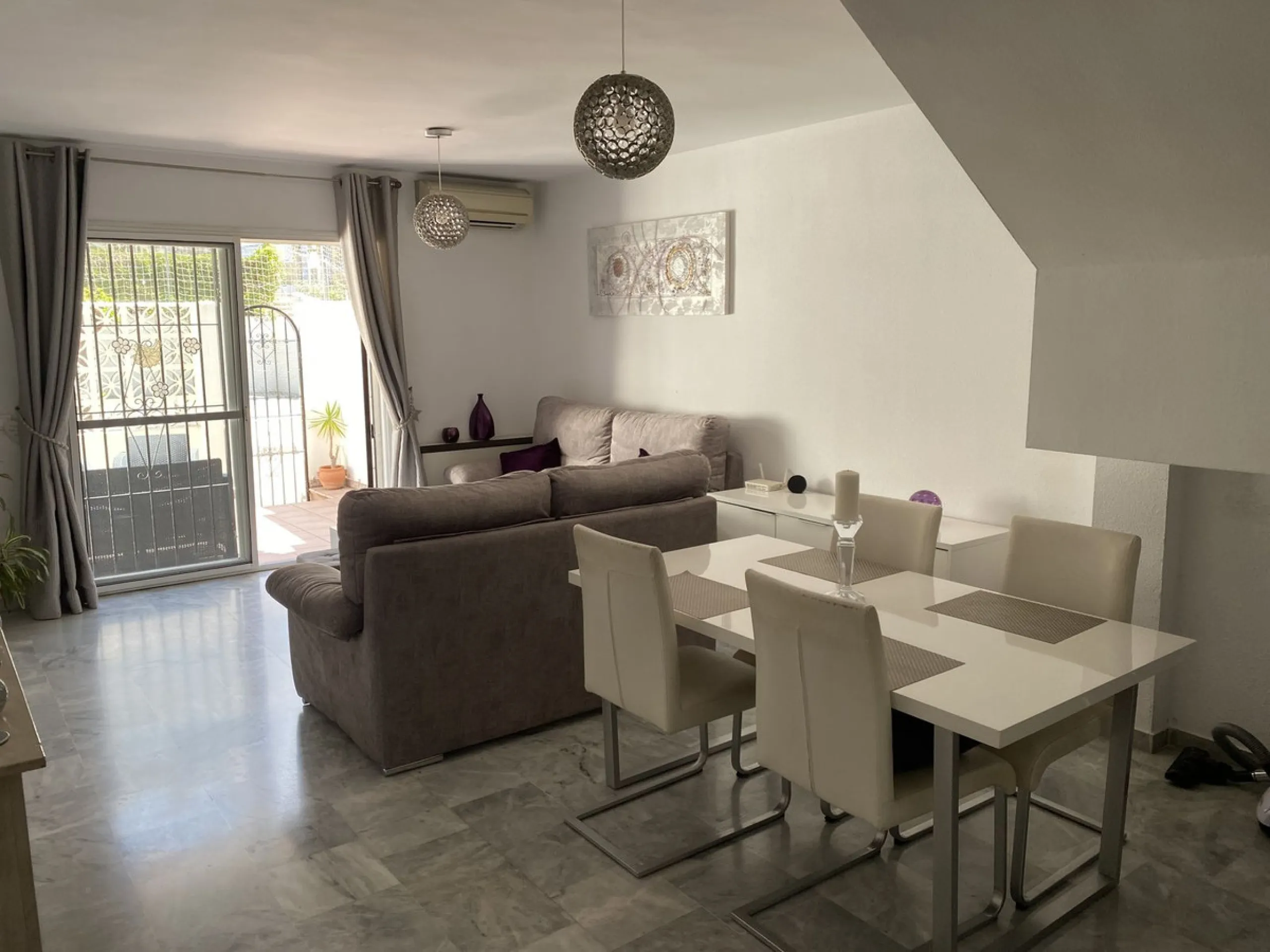 House - Townhouse в продаже в Mijas, Málaga. В доме 3 спален и 2 ванных комнат. Площадь дома 151 м²