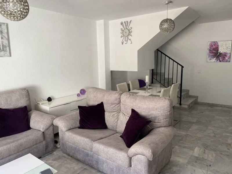 House - Townhouse в продаже в Mijas, Málaga. В доме 3 спален и 2 ванных комнат. Площадь дома 151 м²