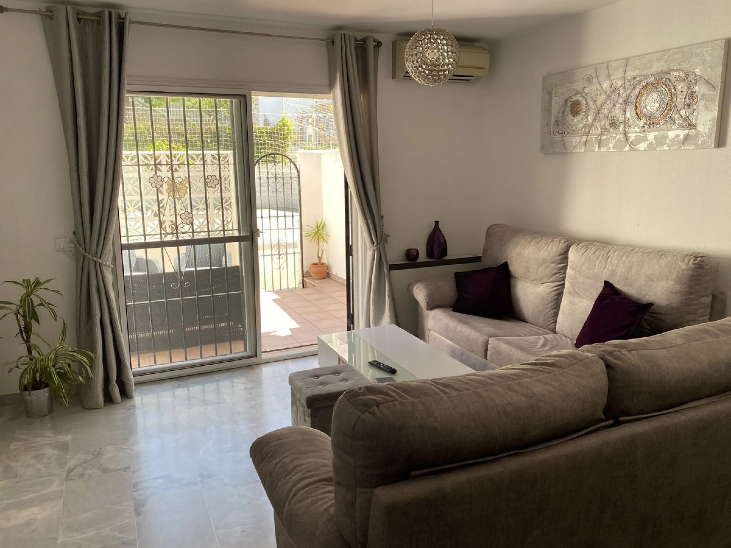 House - Townhouse в продаже в Mijas, Málaga. В доме 3 спален и 2 ванных комнат. Площадь дома 151 м²