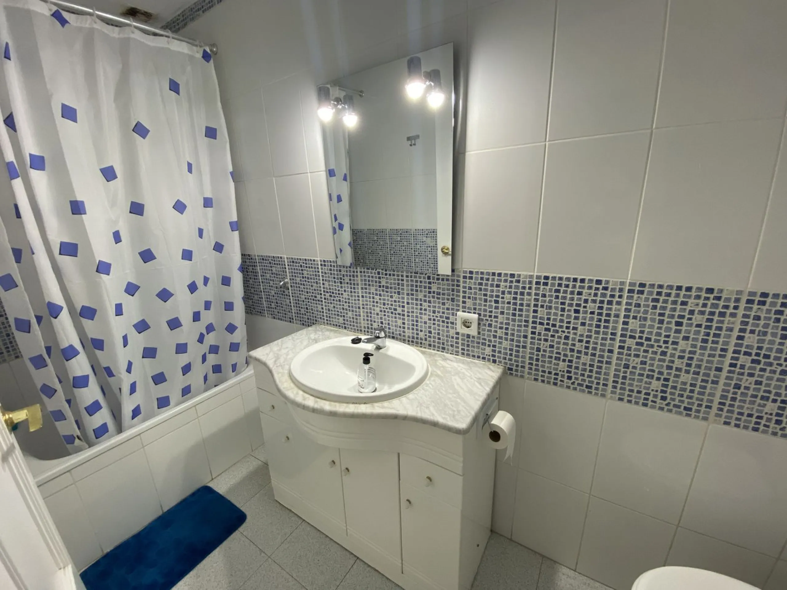 House - Townhouse в продаже в Mijas, Málaga. В доме 3 спален и 2 ванных комнат. Площадь дома 151 м²