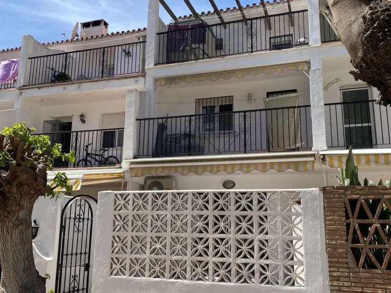 House - Townhouse в продаже в Mijas, Málaga. В доме 3 спален и 2 ванных комнат. Площадь дома 151 м²