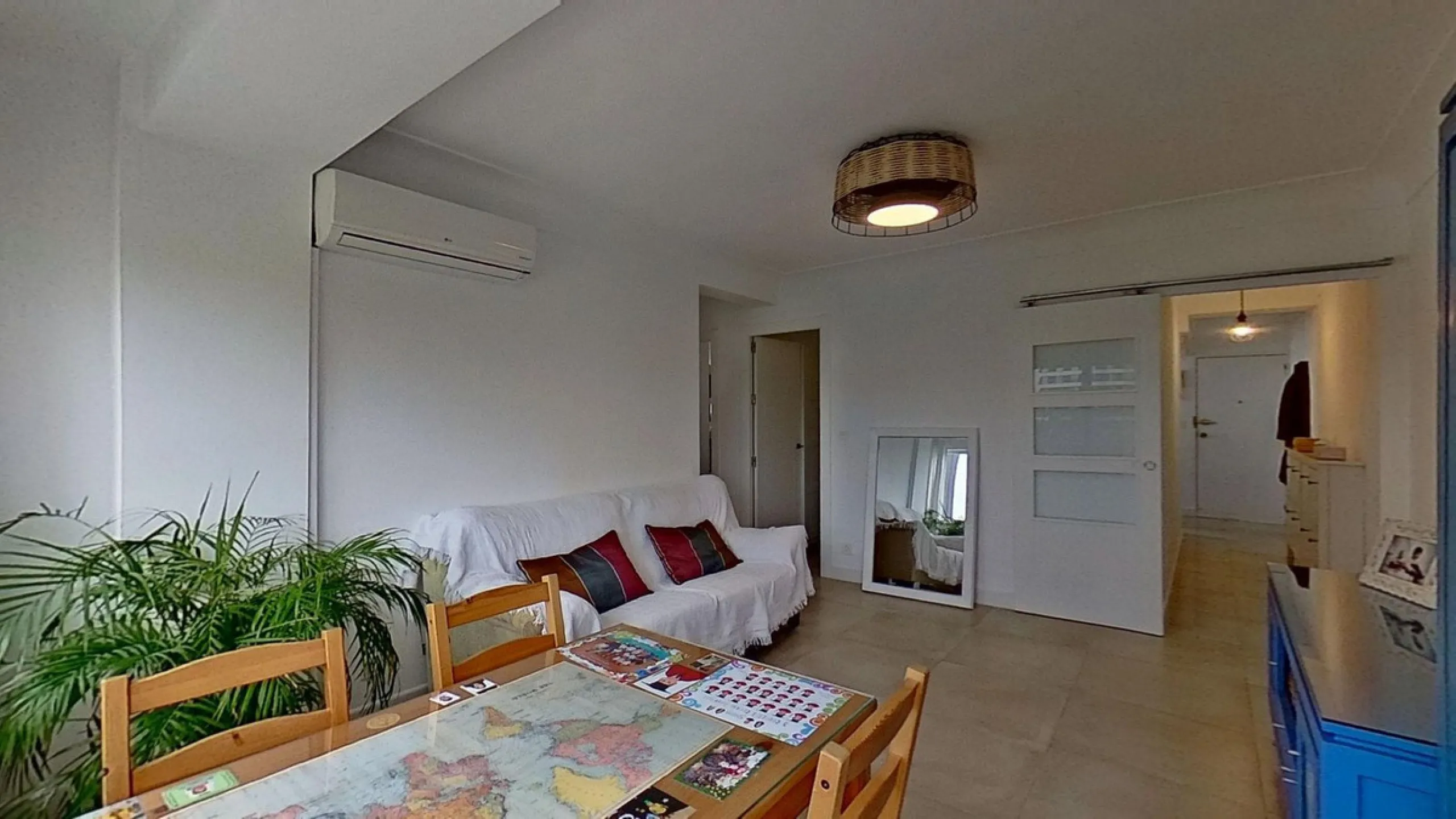Apartment - Middle Floor Apartment в продаже в Málaga, Málaga. В доме 3 спален и 1 ванных комнат. Площадь дома 73 м²
