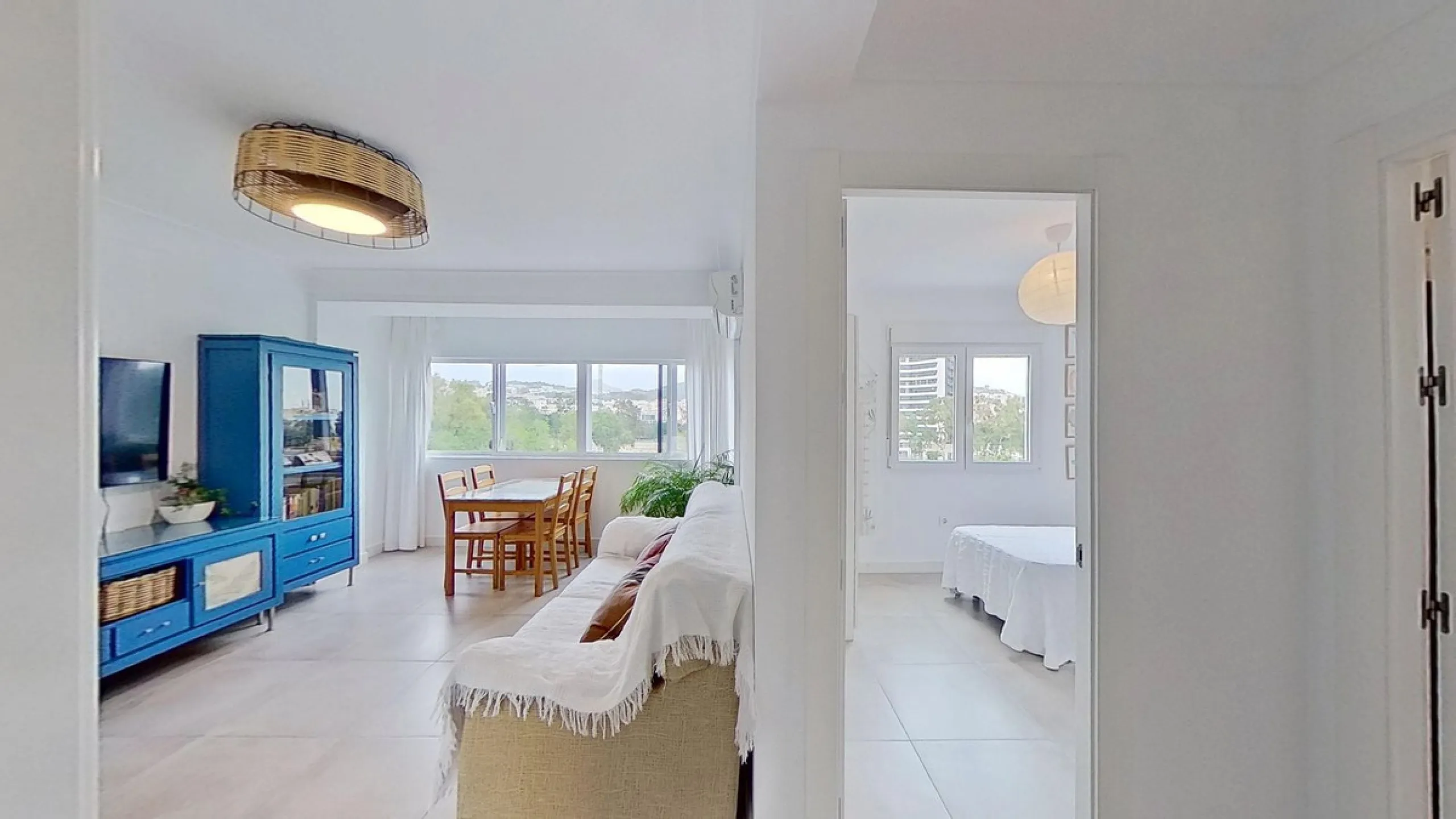Apartment - Middle Floor Apartment в продаже в Málaga, Málaga. В доме 3 спален и 1 ванных комнат. Площадь дома 73 м²