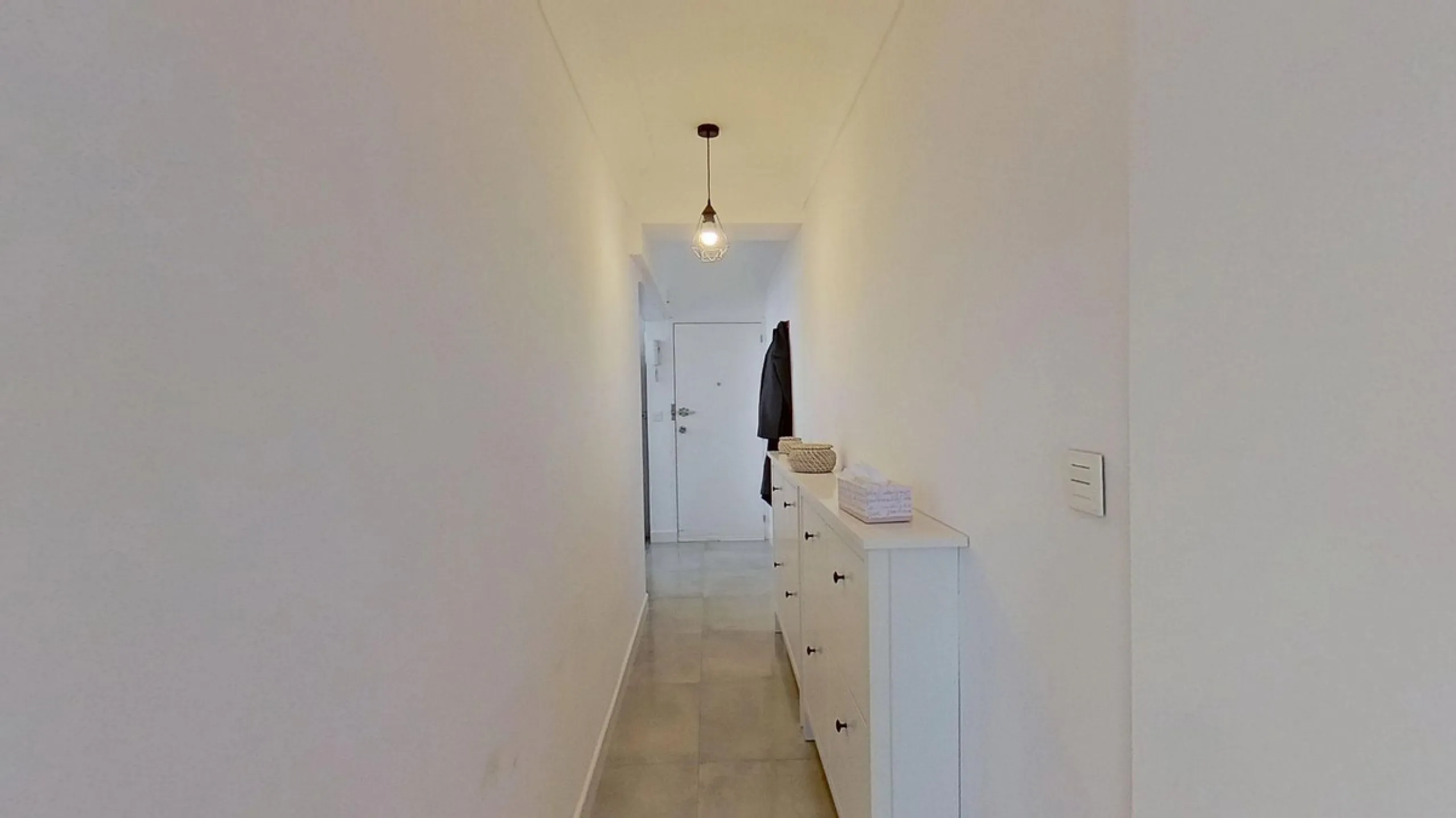 Apartment - Middle Floor Apartment в продаже в Málaga, Málaga. В доме 3 спален и 1 ванных комнат. Площадь дома 73 м²