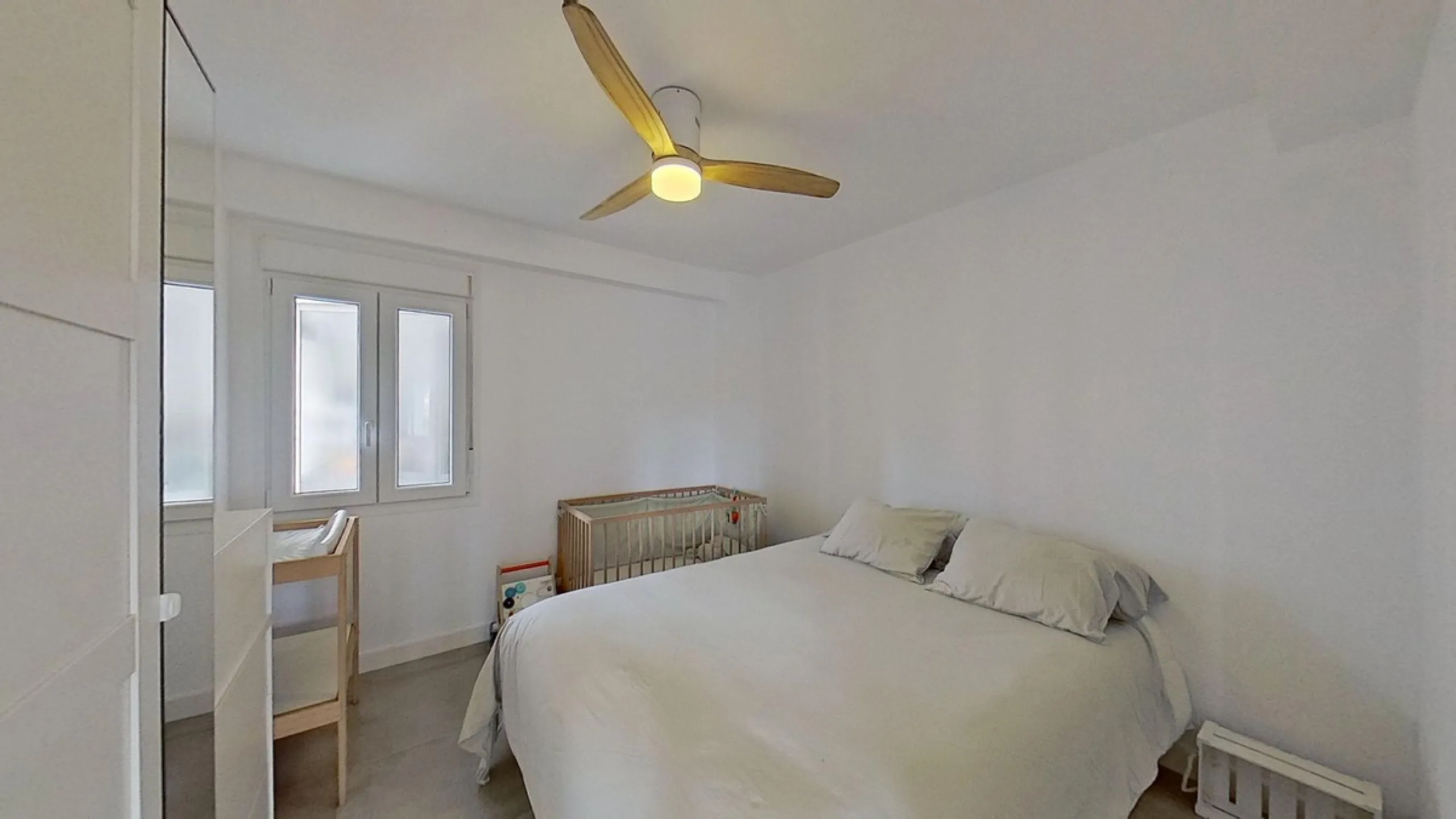 Apartment - Middle Floor Apartment в продаже в Málaga, Málaga. В доме 3 спален и 1 ванных комнат. Площадь дома 73 м²