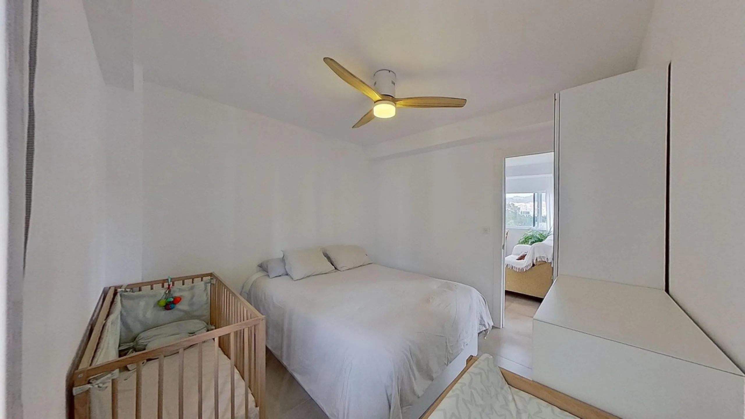 Apartment - Middle Floor Apartment в продаже в Málaga, Málaga. В доме 3 спален и 1 ванных комнат. Площадь дома 73 м²