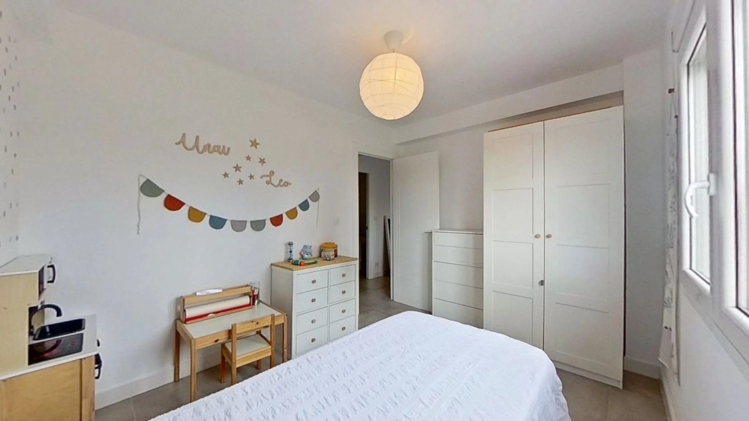 Apartment - Middle Floor Apartment в продаже в Málaga, Málaga. В доме 3 спален и 1 ванных комнат. Площадь дома 73 м²