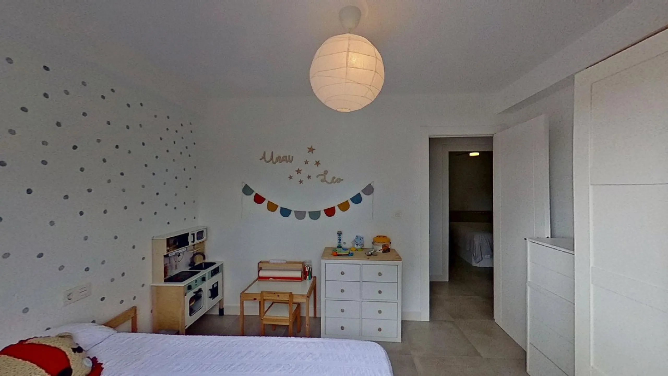 Apartment - Middle Floor Apartment в продаже в Málaga, Málaga. В доме 3 спален и 1 ванных комнат. Площадь дома 73 м²