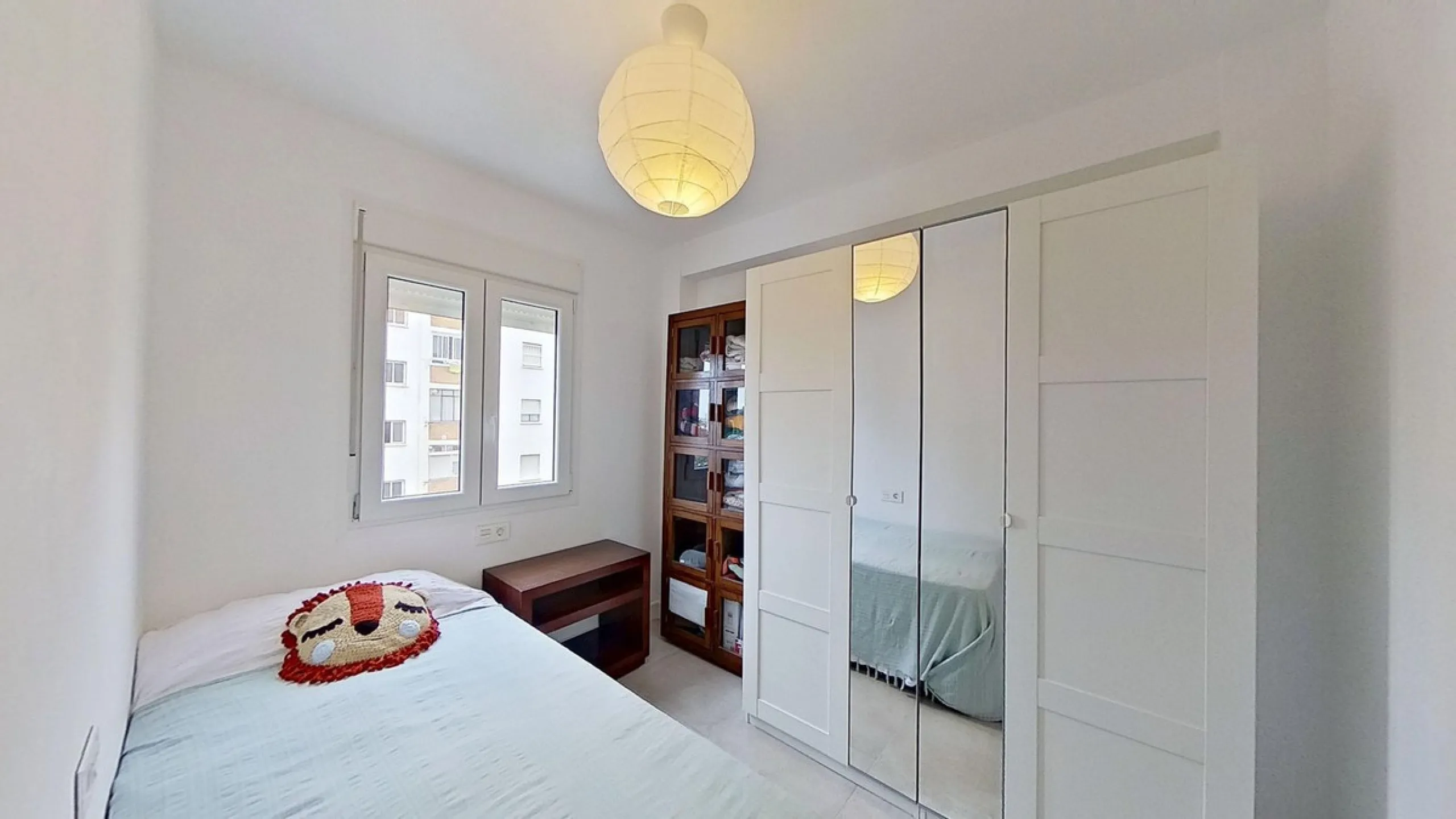Apartment - Middle Floor Apartment в продаже в Málaga, Málaga. В доме 3 спален и 1 ванных комнат. Площадь дома 73 м²