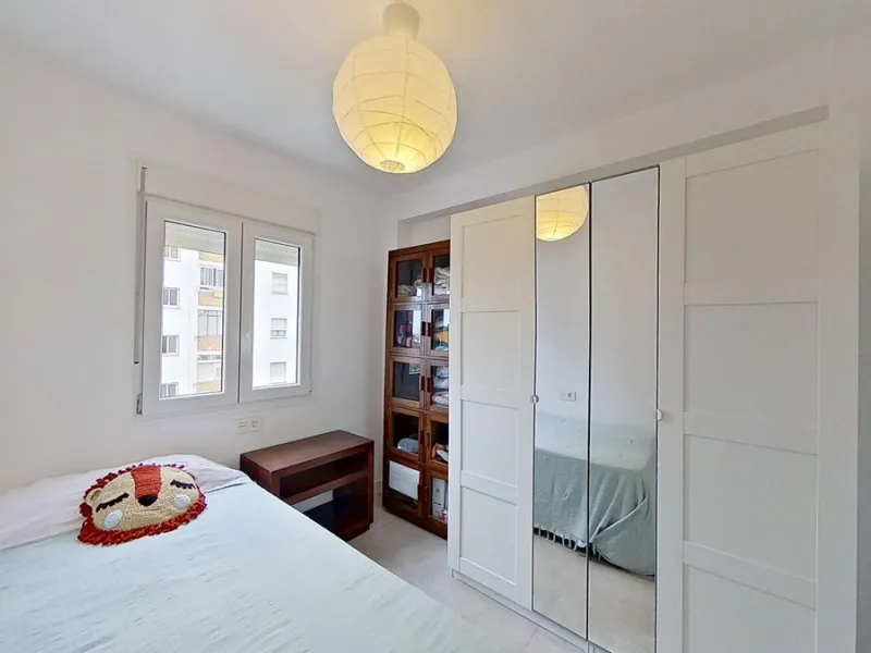 Apartment - Middle Floor Apartment в продаже в Málaga, Málaga. В доме 3 спален и 1 ванных комнат. Площадь дома 73 м²