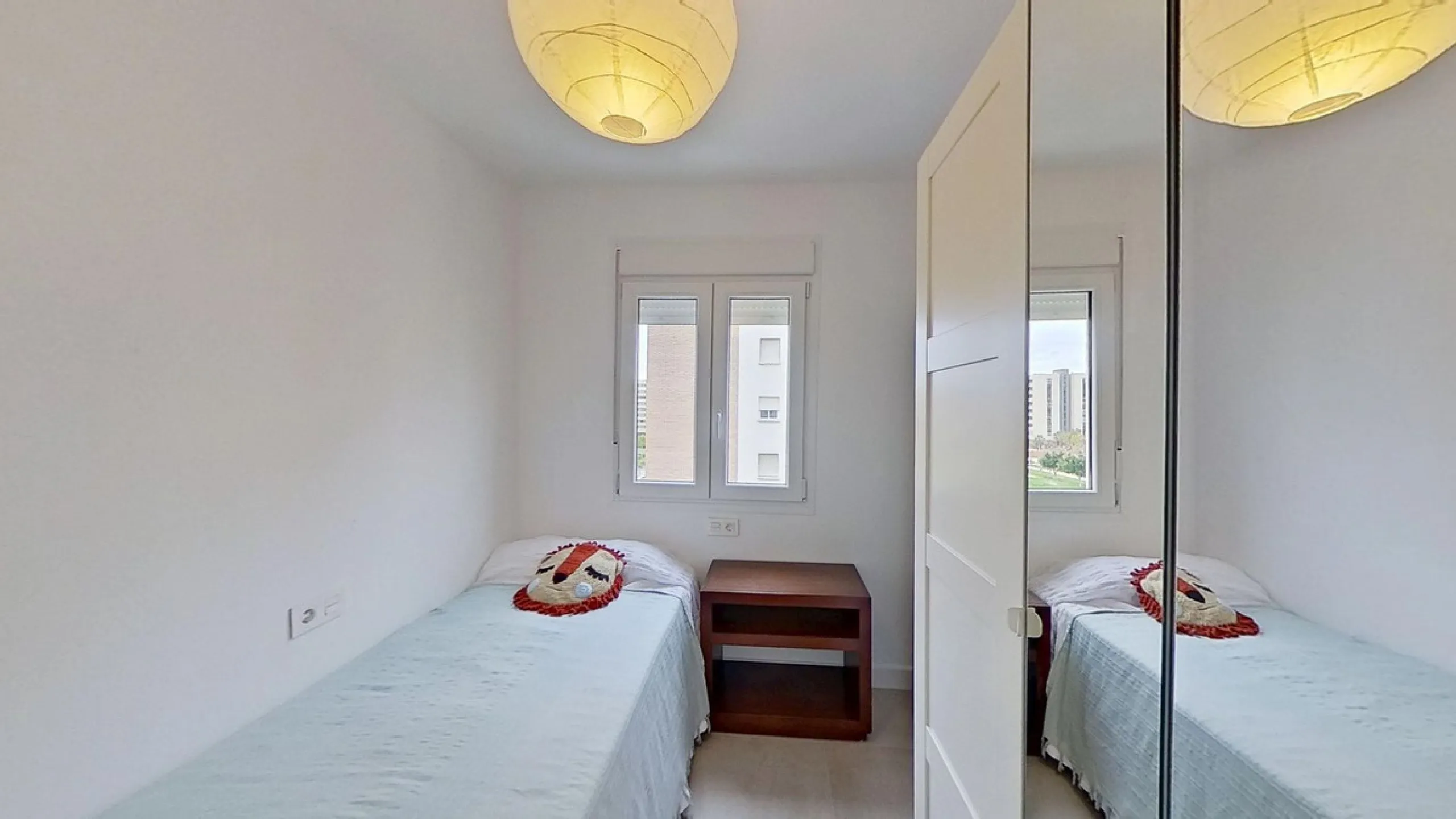 Apartment - Middle Floor Apartment в продаже в Málaga, Málaga. В доме 3 спален и 1 ванных комнат. Площадь дома 73 м²
